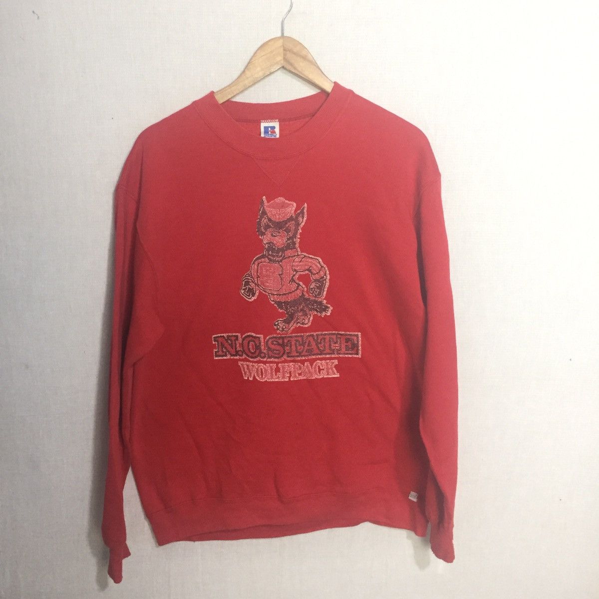 Sweatshirt Russell athletic Wolfpack big print nice design