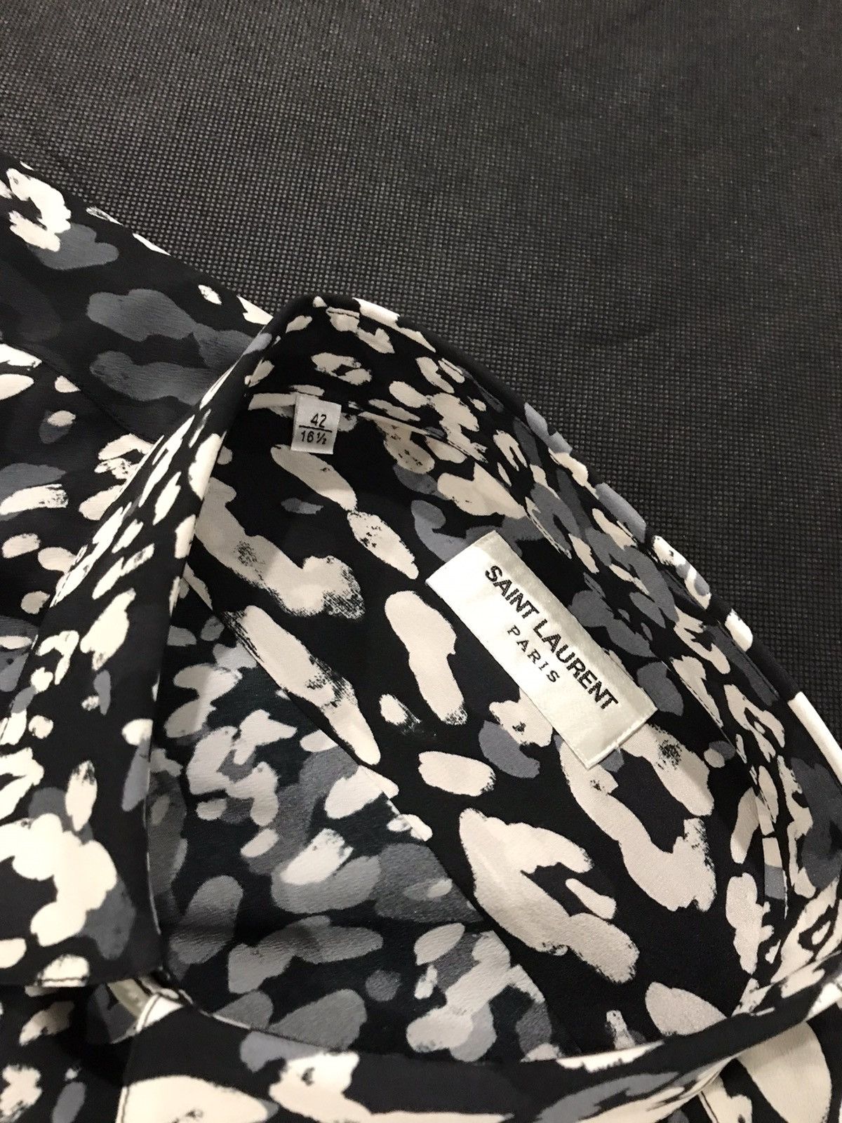 Saint Laurent Paris Saint Laurent men’s 2020 leopard print shirt. 42/16. $990 Size US L / EU 52-54 / 3 - 6 Thumbnail