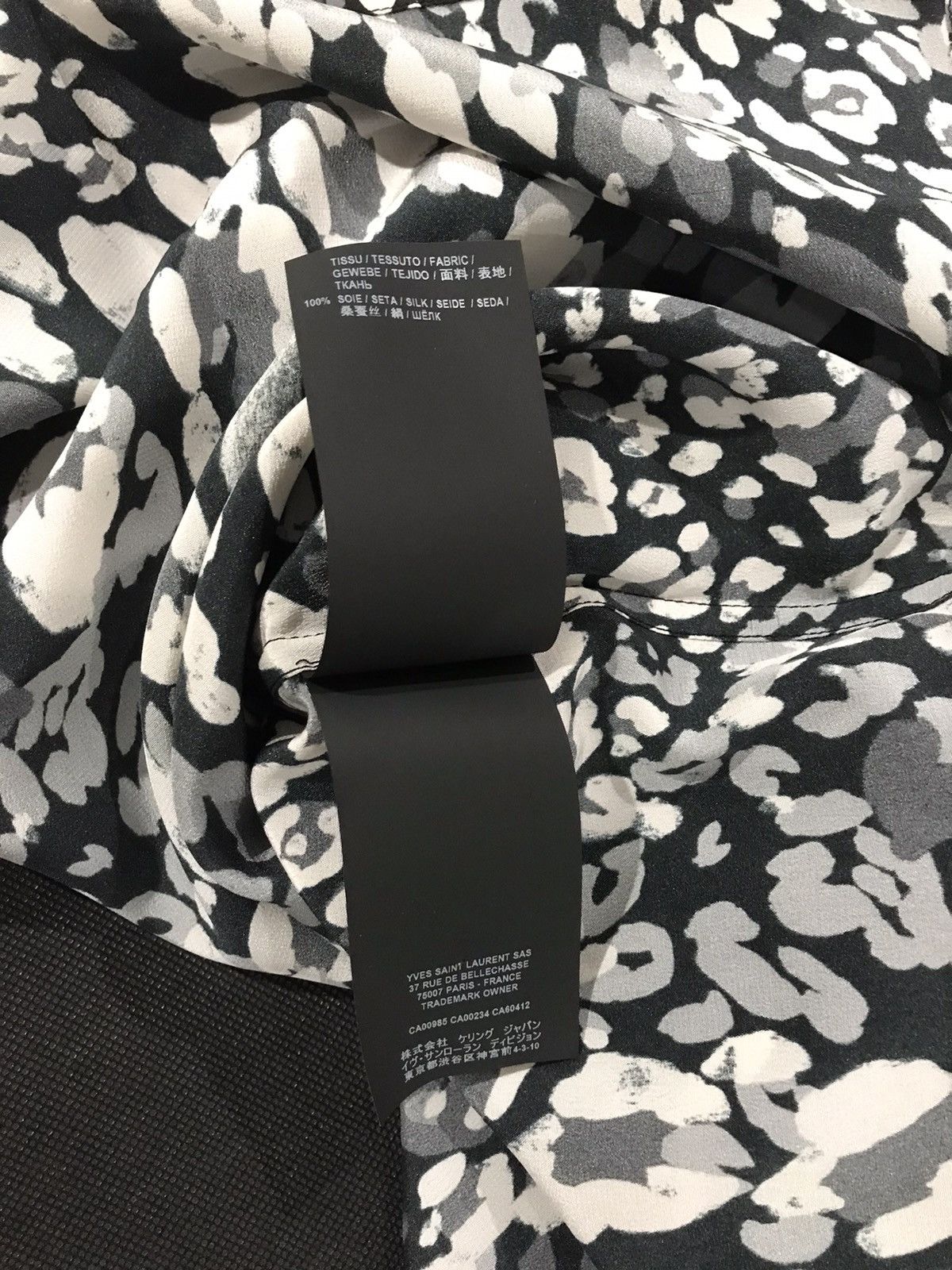Saint Laurent Paris Saint Laurent men’s 2020 leopard print shirt. 42/16. $990 Size US L / EU 52-54 / 3 - 11 Thumbnail