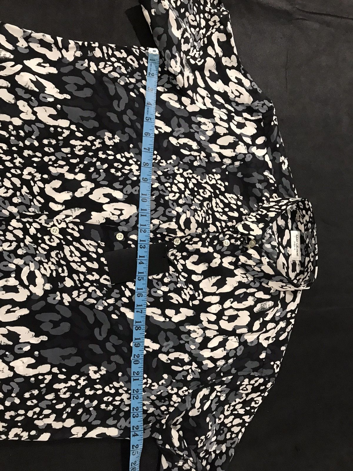 Saint Laurent Paris Saint Laurent men’s 2020 leopard print shirt. 42/16. $990 Size US L / EU 52-54 / 3 - 5 Thumbnail