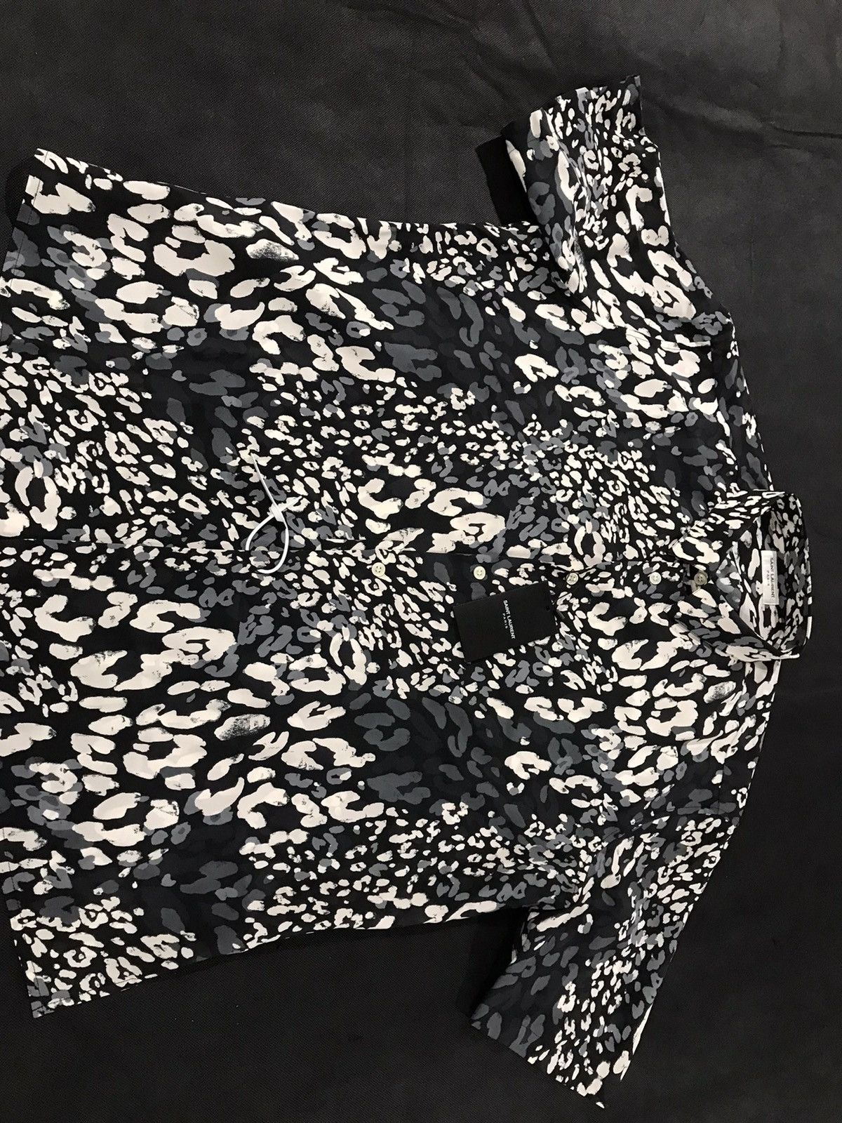Saint Laurent Paris Saint Laurent men’s 2020 leopard print shirt. 42/16. $990 Size US L / EU 52-54 / 3 - 4 Thumbnail
