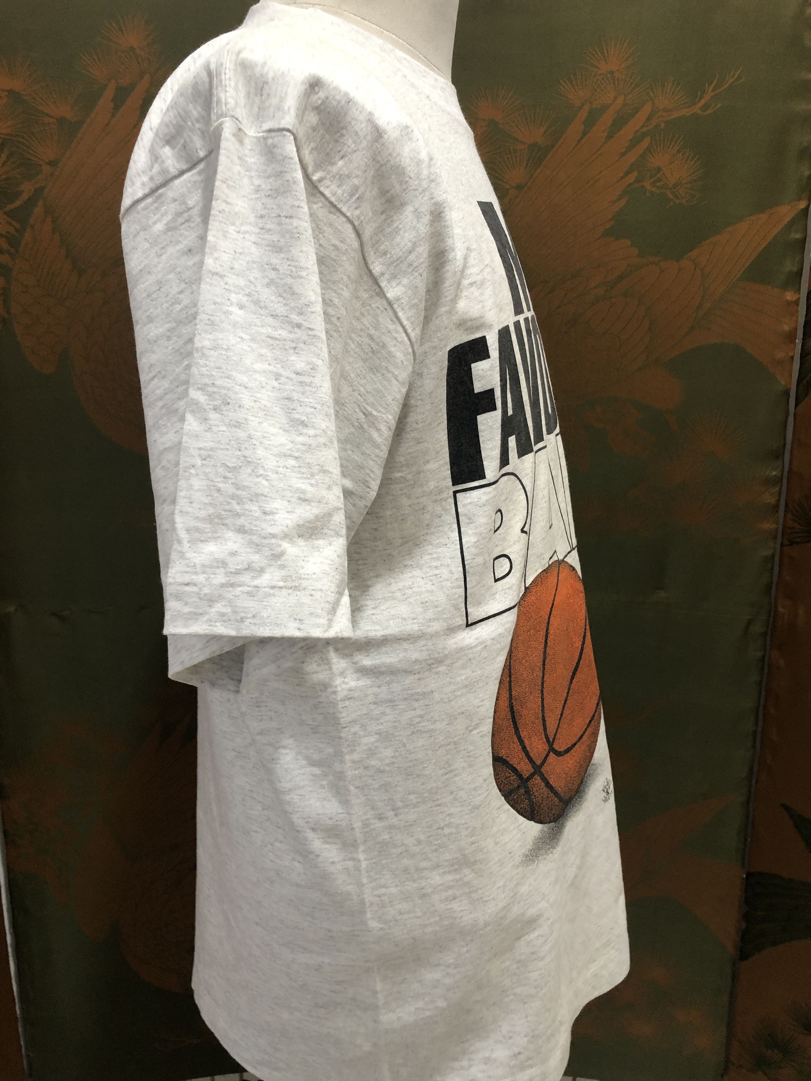 Vintage Vintage 90s Basketball Tshirt Size US M / EU 48-50 / 2 - 6 Thumbnail