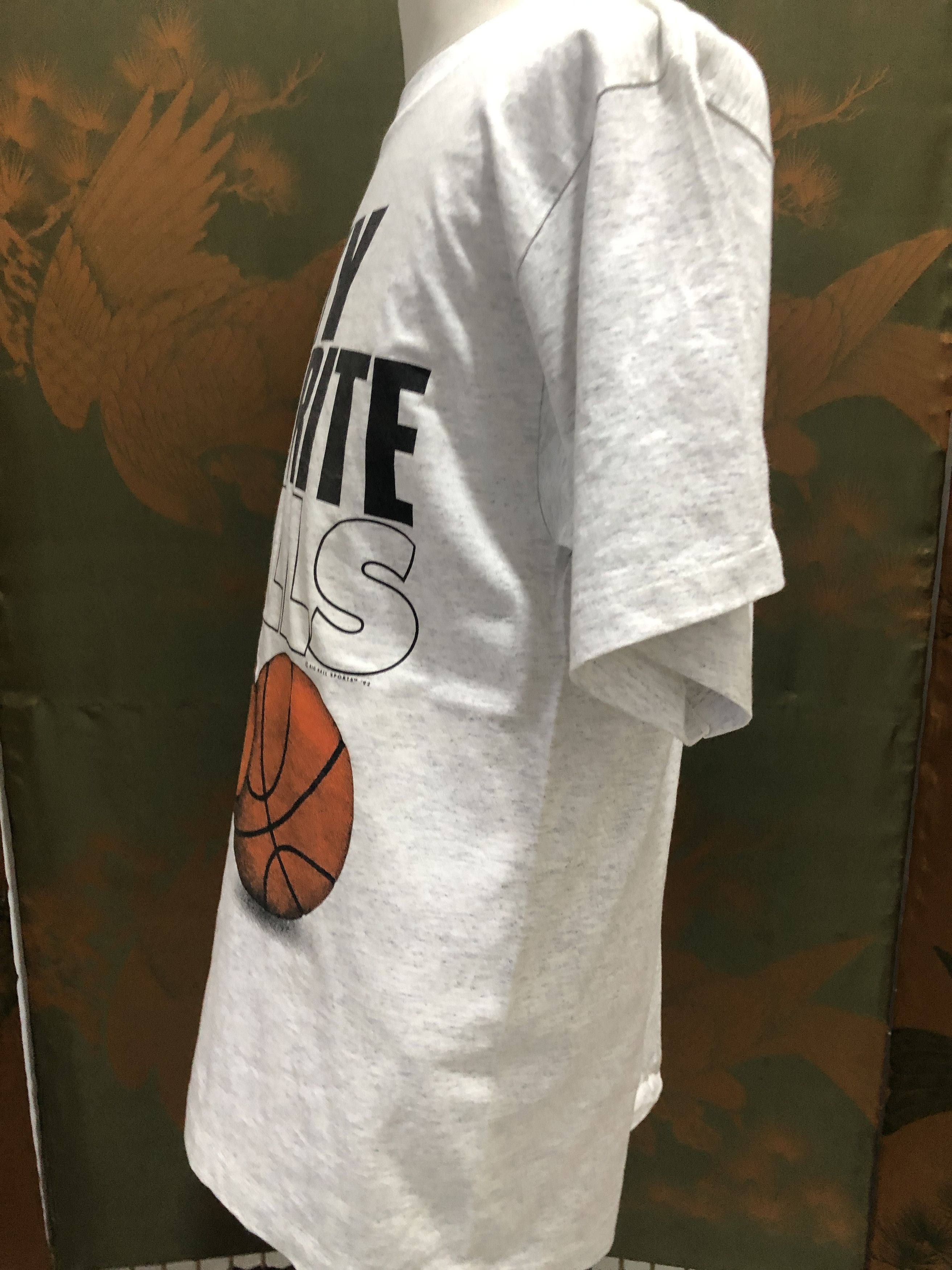 Vintage Vintage 90s Basketball Tshirt Size US M / EU 48-50 / 2 - 5 Thumbnail