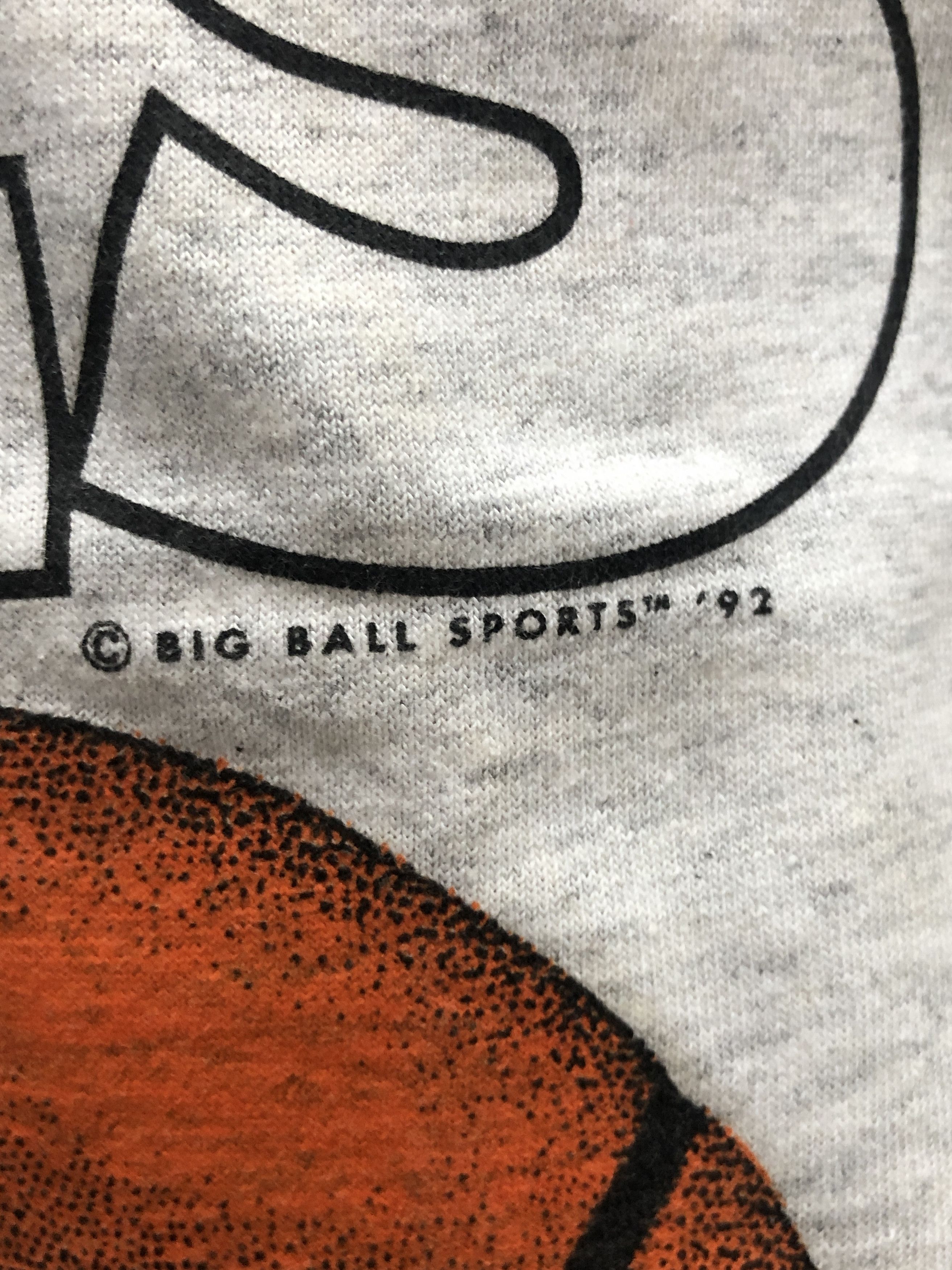 Vintage Vintage 90s Basketball Tshirt Size US M / EU 48-50 / 2 - 4 Thumbnail