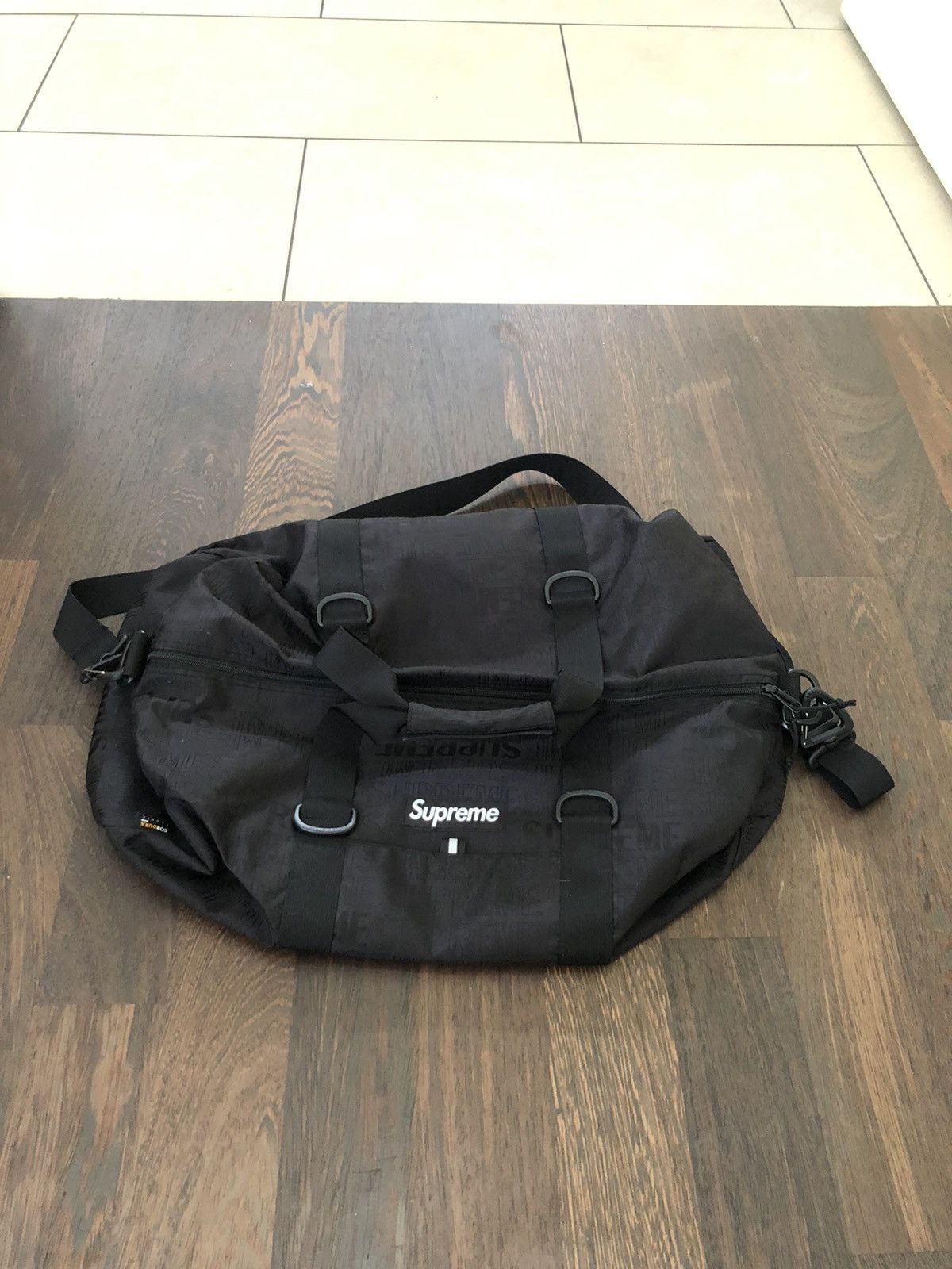 Supreme Duffle Bag (SS19) BlackSupreme Duffle Bag (SS19) Black - OFour