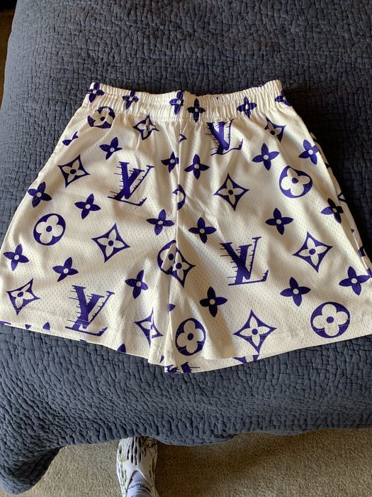 Bravest Studios Louis Vuitton LV Monogram NY Basketball Mesh Shorts, Men's  Fashion, Bottoms, Shorts on Carousell