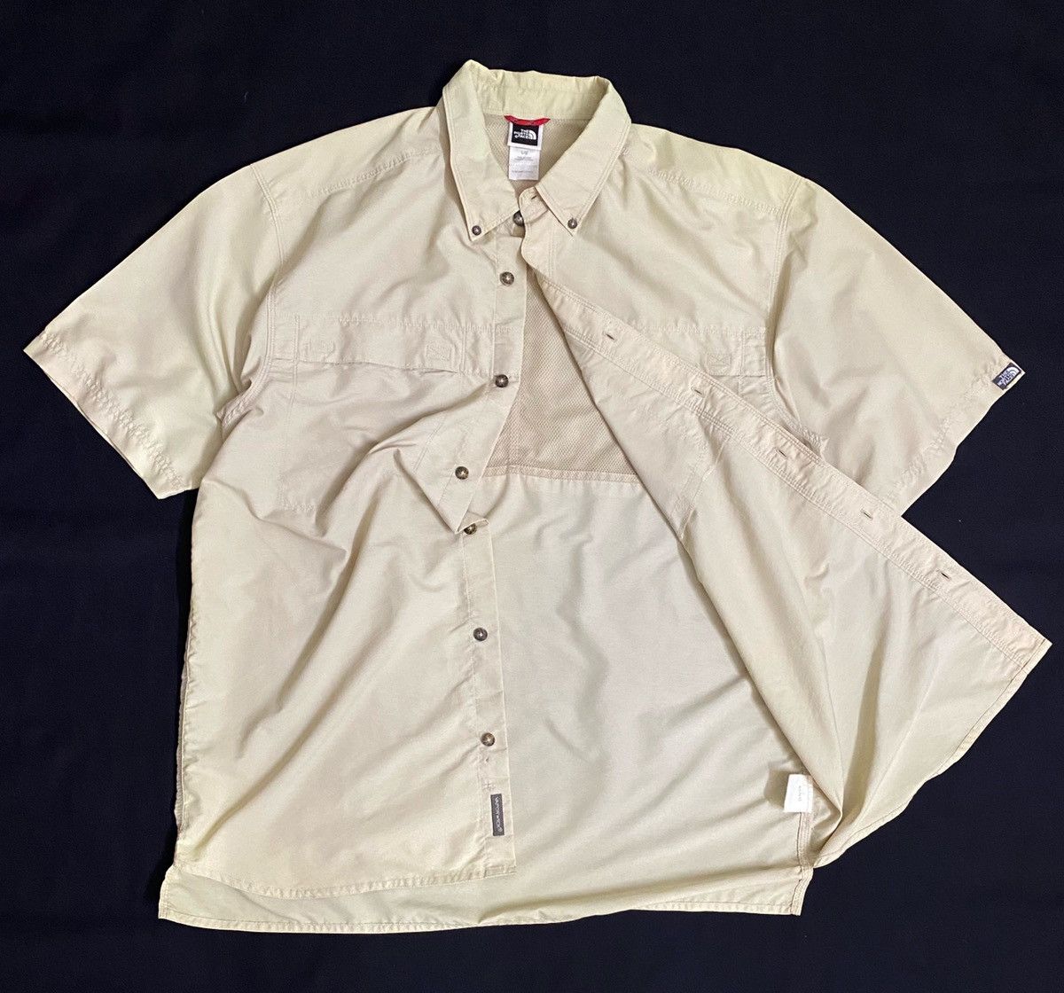 The North Face The North Face Button Up Shirt Size US L / EU 52-54 / 3 - 1 Thumbnail