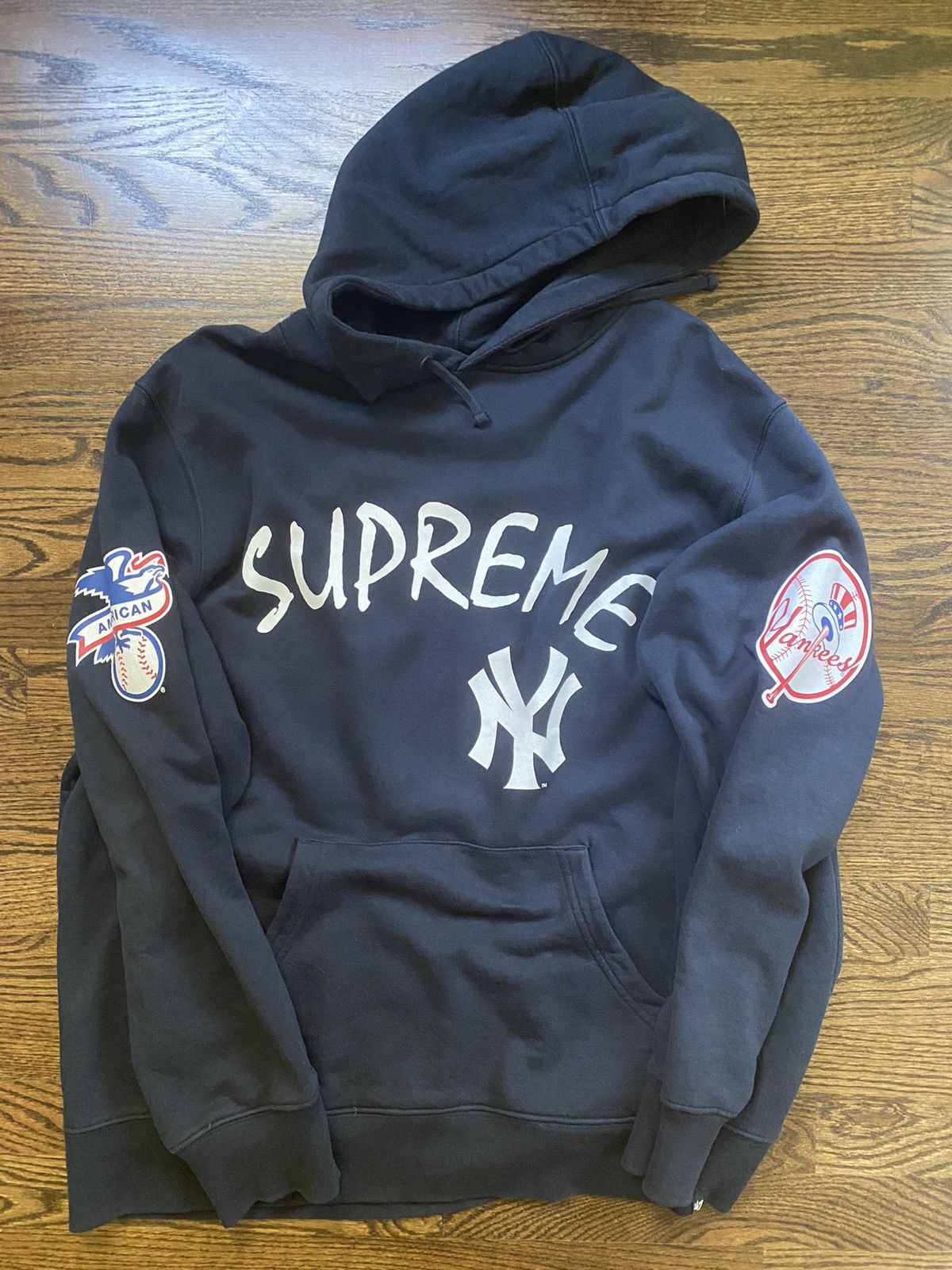 Supreme Yankees Hoodie Size US XL / EU 56 / 4 - 1 Thumbnail