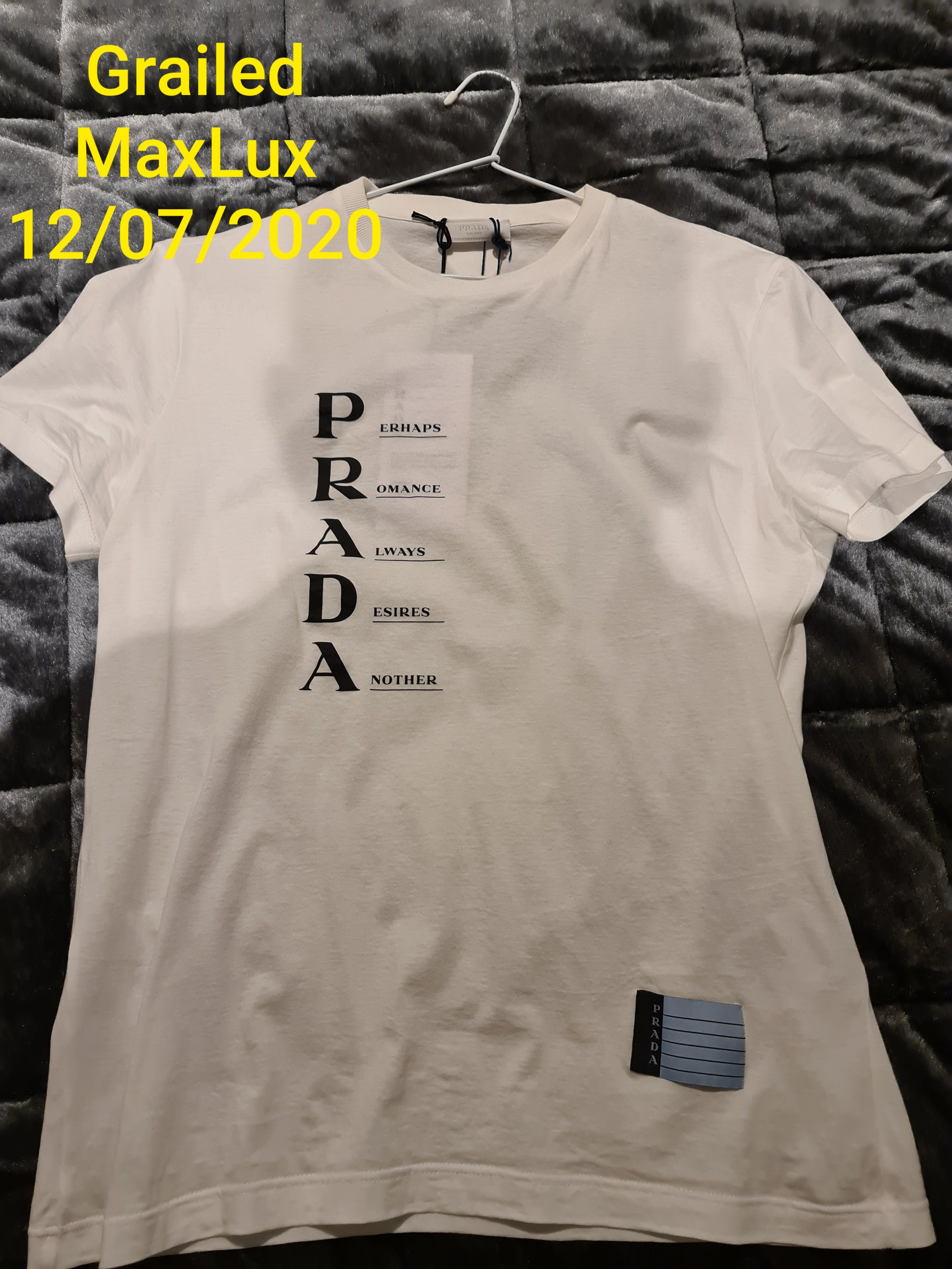 プラダ UJN639 19年 ﾎﾜｲﾄ Acronyms ﾌﾟﾘﾝﾄTｼｬﾂ S Prada Prada Acronym T-shirt | Grailed