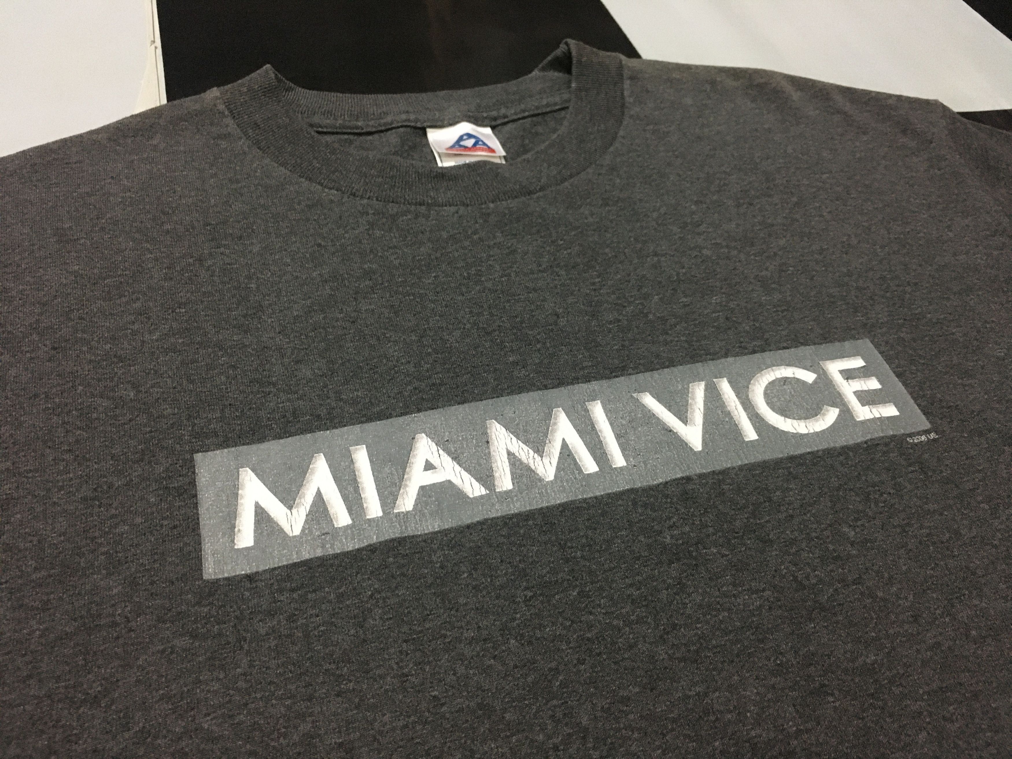 Vintage 🔥 Vintage Miami Vice Shirt Colin Farrell Jamie Foxx 2000s Size US L / EU 52-54 / 3 - 1 Thumbnail