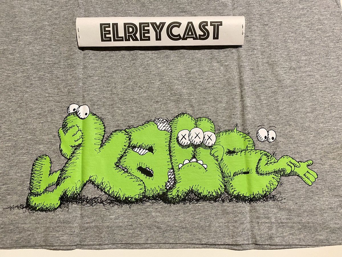Kaws × Uniqlo Kaws x Uniqlo Graphic Tee Shirt Size US L / EU 52-54 / 3 - 3 Thumbnail