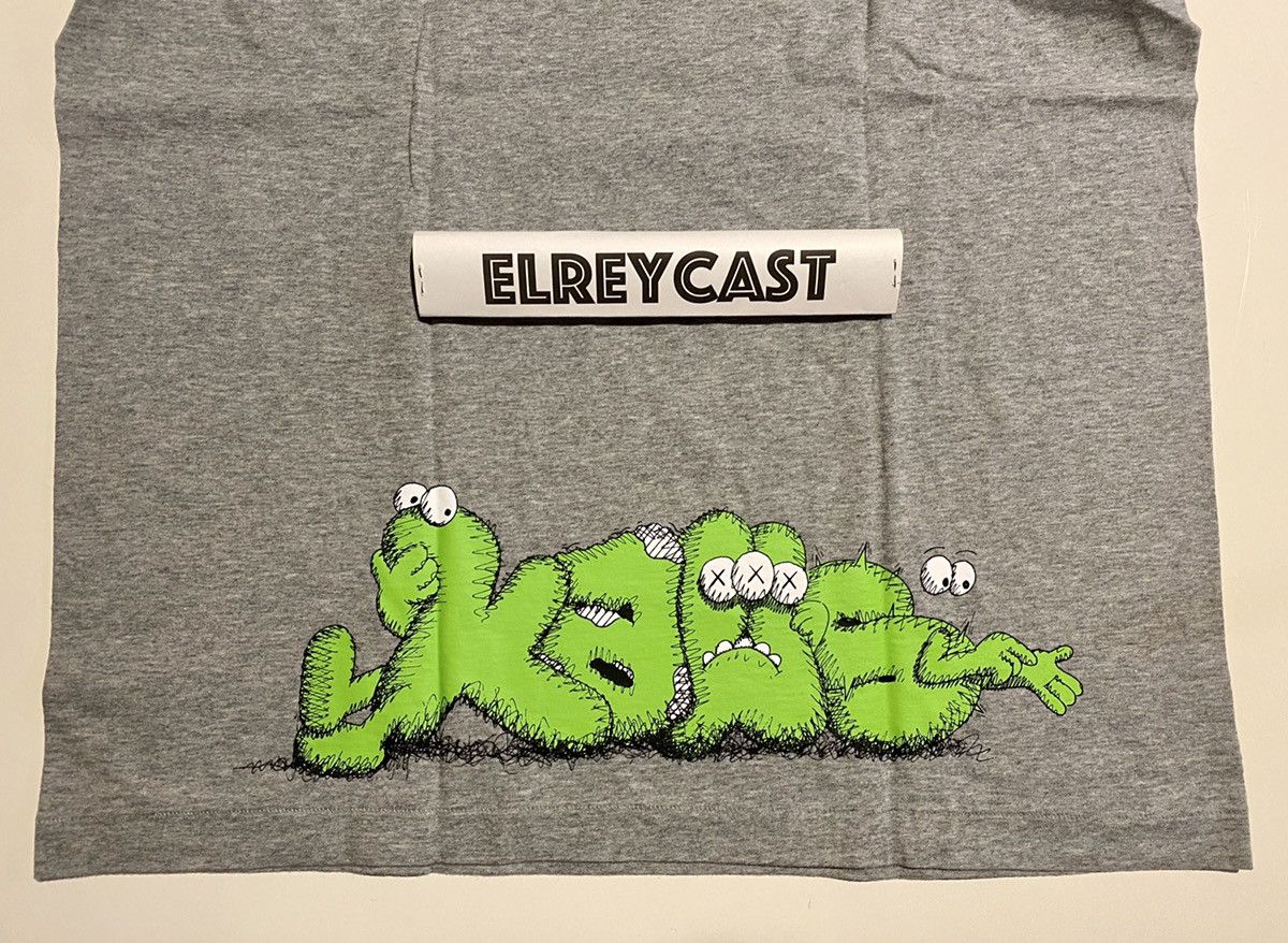 Kaws × Uniqlo Kaws x Uniqlo Graphic Tee Shirt Size US L / EU 52-54 / 3 - 2 Thumbnail