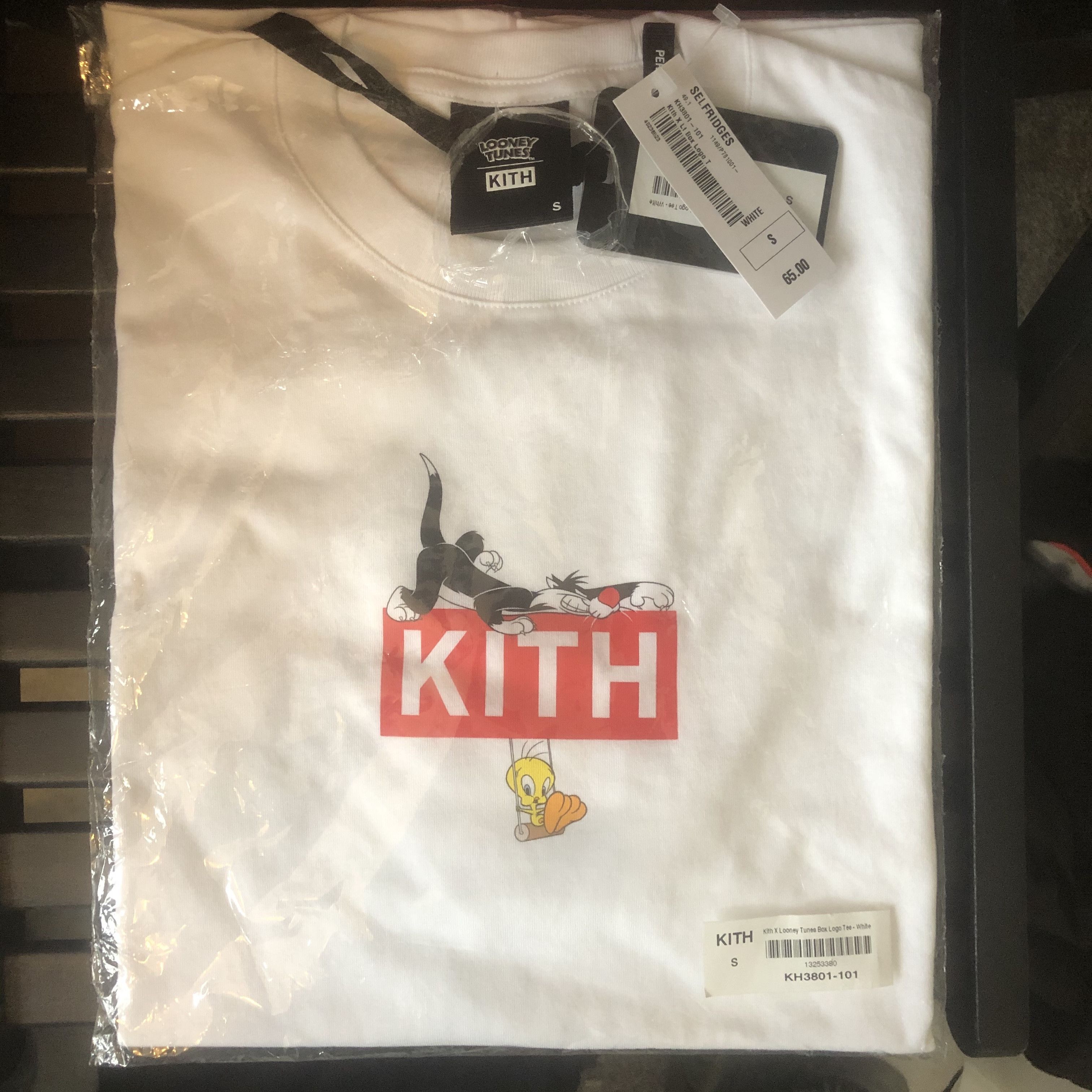 Kith KITH X LOONEY TUNES CLASSIC LOGO TEE | Grailed