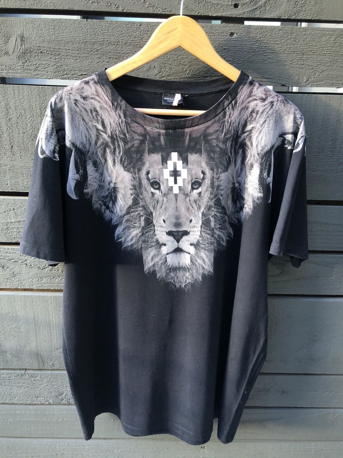 Marcelo burlon lion hot sale