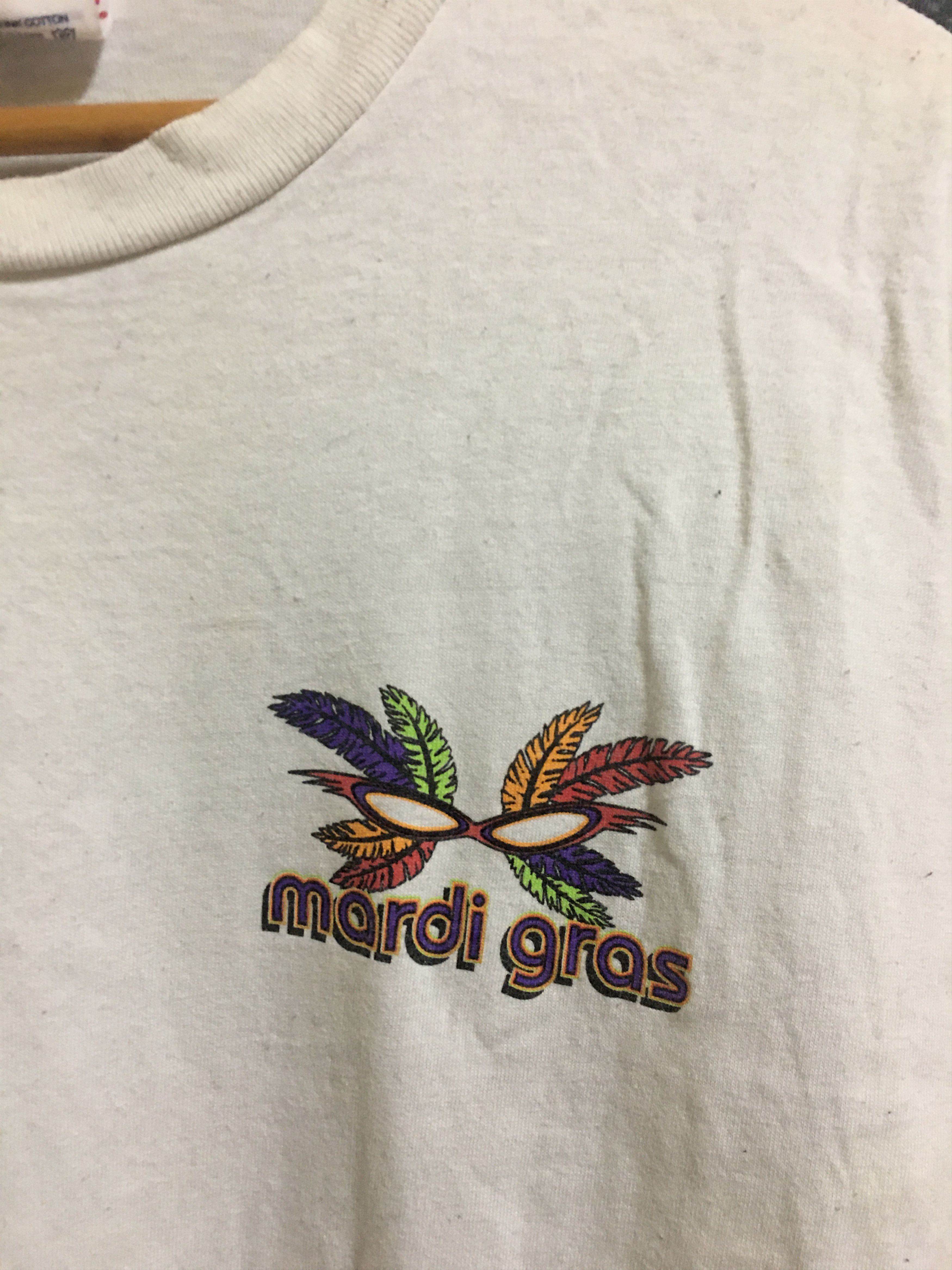 Vintage Vintage 2000 Mardi Gras T-Shirt Size US L / EU 52-54 / 3 - 4 Thumbnail