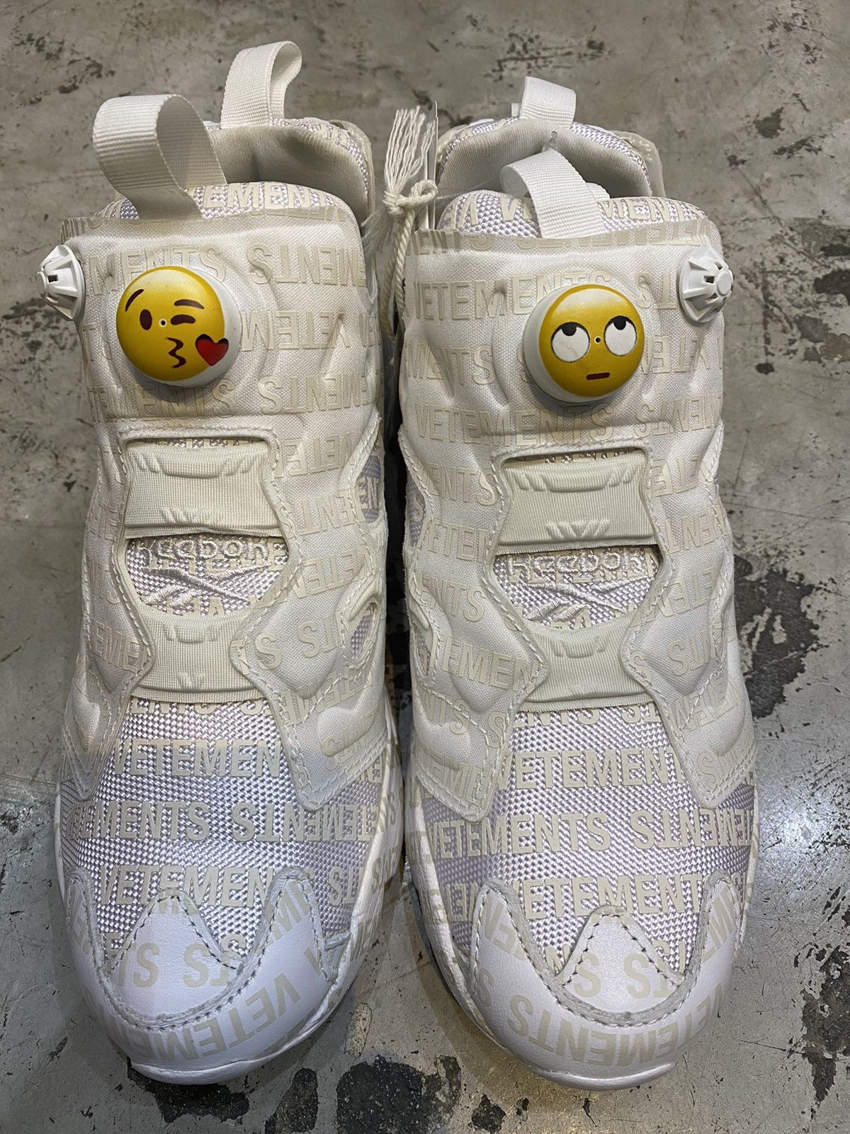 Vetements x reebok instapump fury outlet emoji