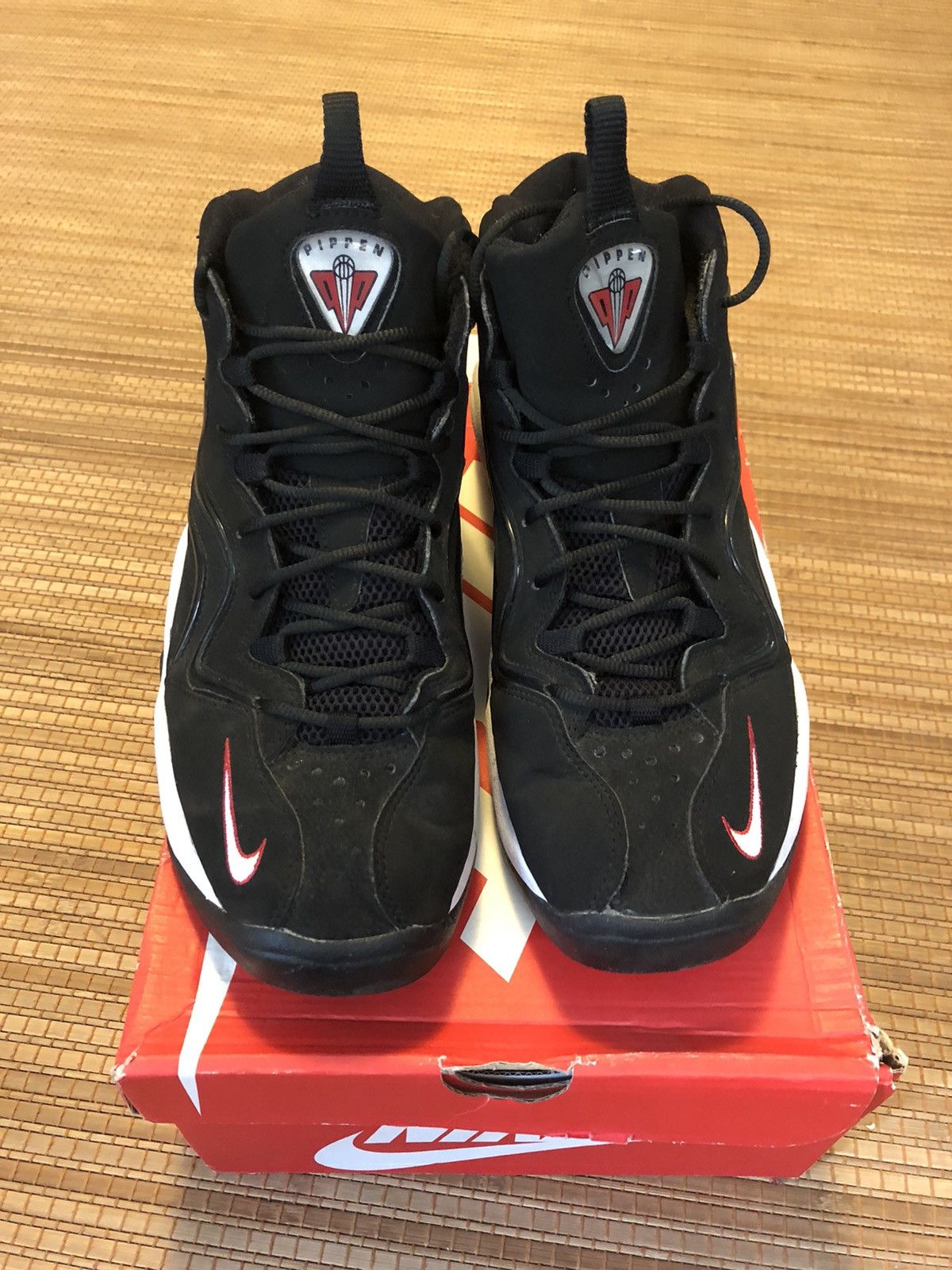 シューズ Nike Air Pippen Black Varsity Red(2015) Buy Air Pippen 'Black Varsity Red' 2015 - 325001 061 15 | GOAT