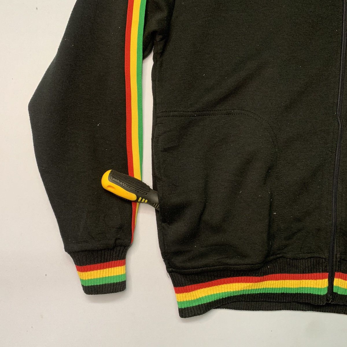 Japanese Brand × Vintage Vintage Marijuana Rasta Mania Small Logo Hoodie Sweater Size US L / EU 52-54 / 3 - 3 Thumbnail