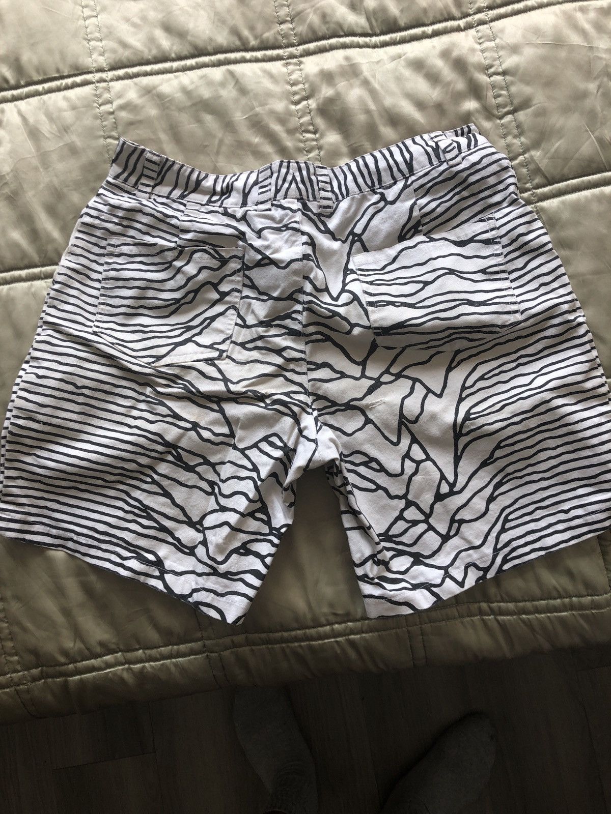 Vintage Vintage Joy Division Unknown Pleasures Rare Unique Shorts Size US 30 / EU 46 - 2 Thumbnail
