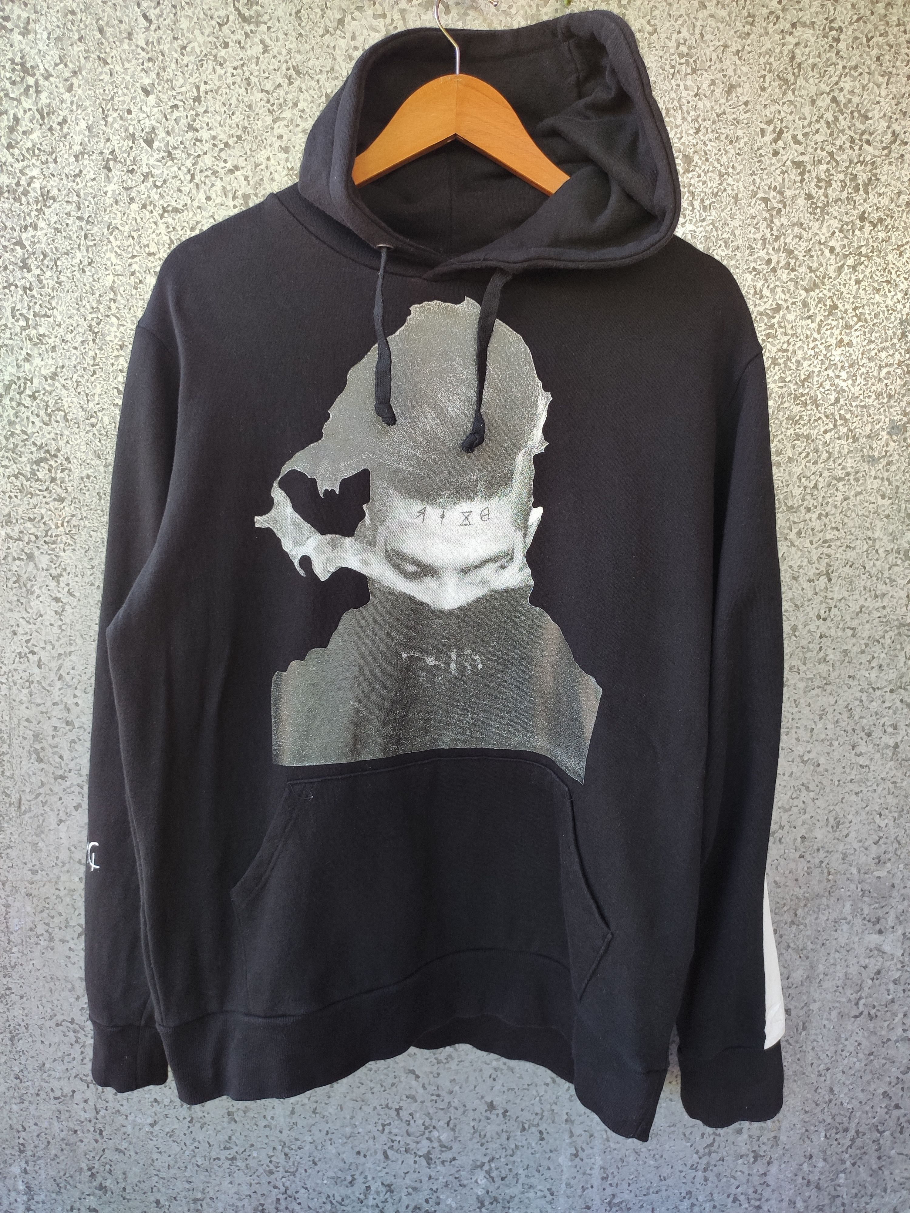 Band Tees Rise Tae Yang Hoodies kpop Size US L / EU 52-54 / 3 - 1 Thumbnail