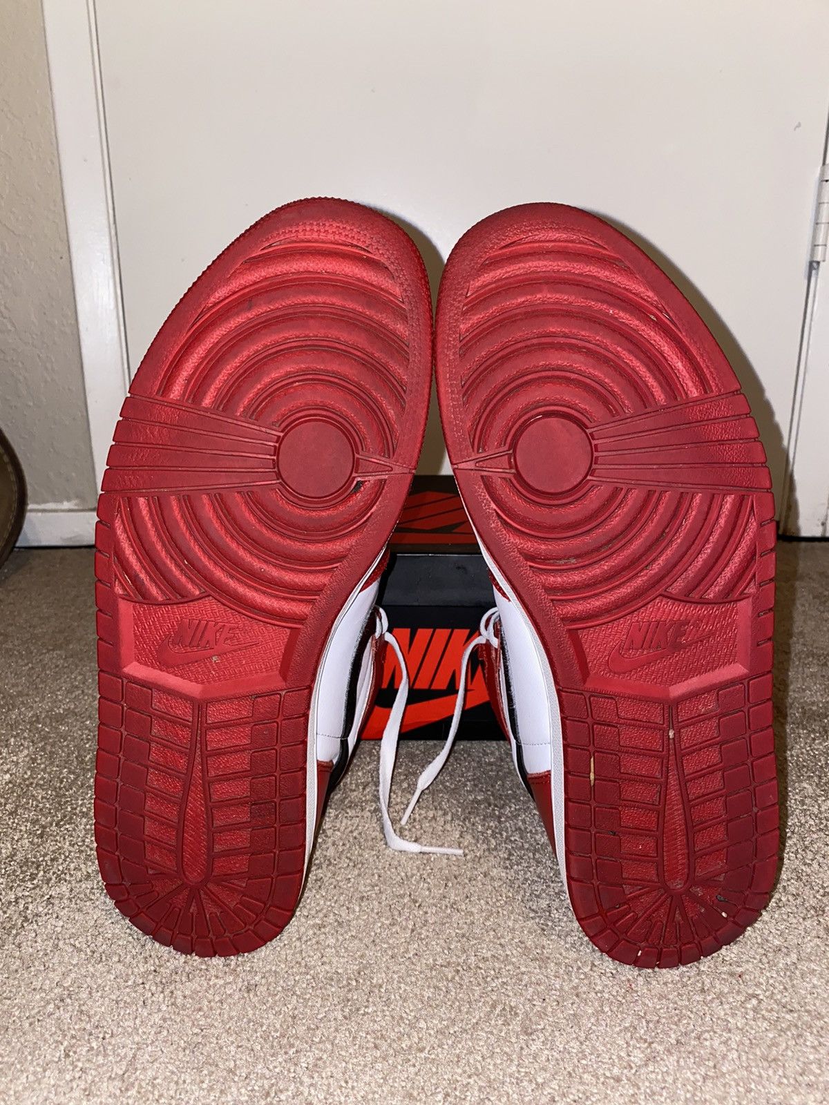 Jordan Brand Air Jordan 1 Retro High OG 2015 Chicago 2015 Size US 11 / EU 44 - 6 Thumbnail