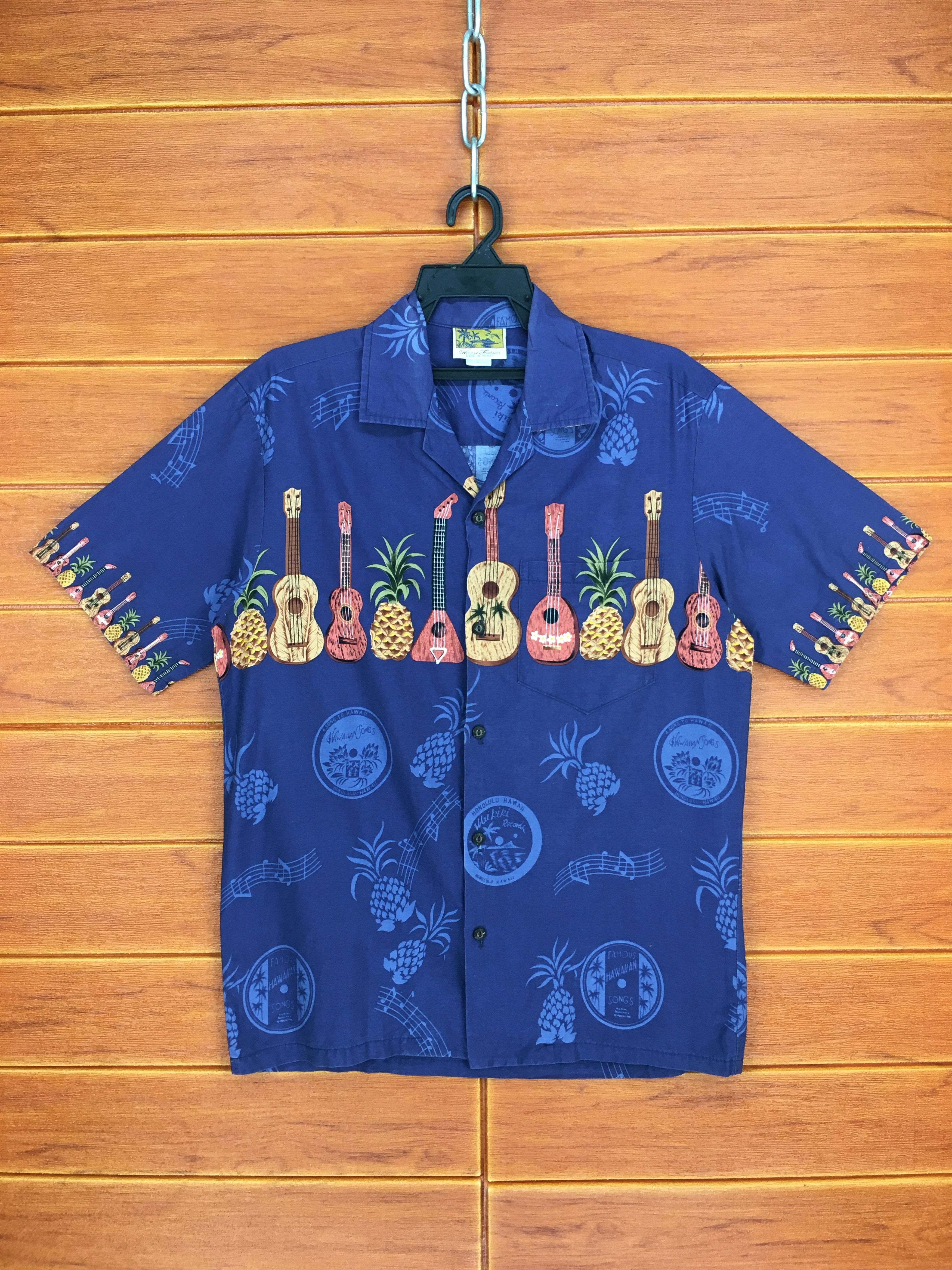 Vintage Hawaiian WINNIE FASHION Guitars Pineapples Shirt