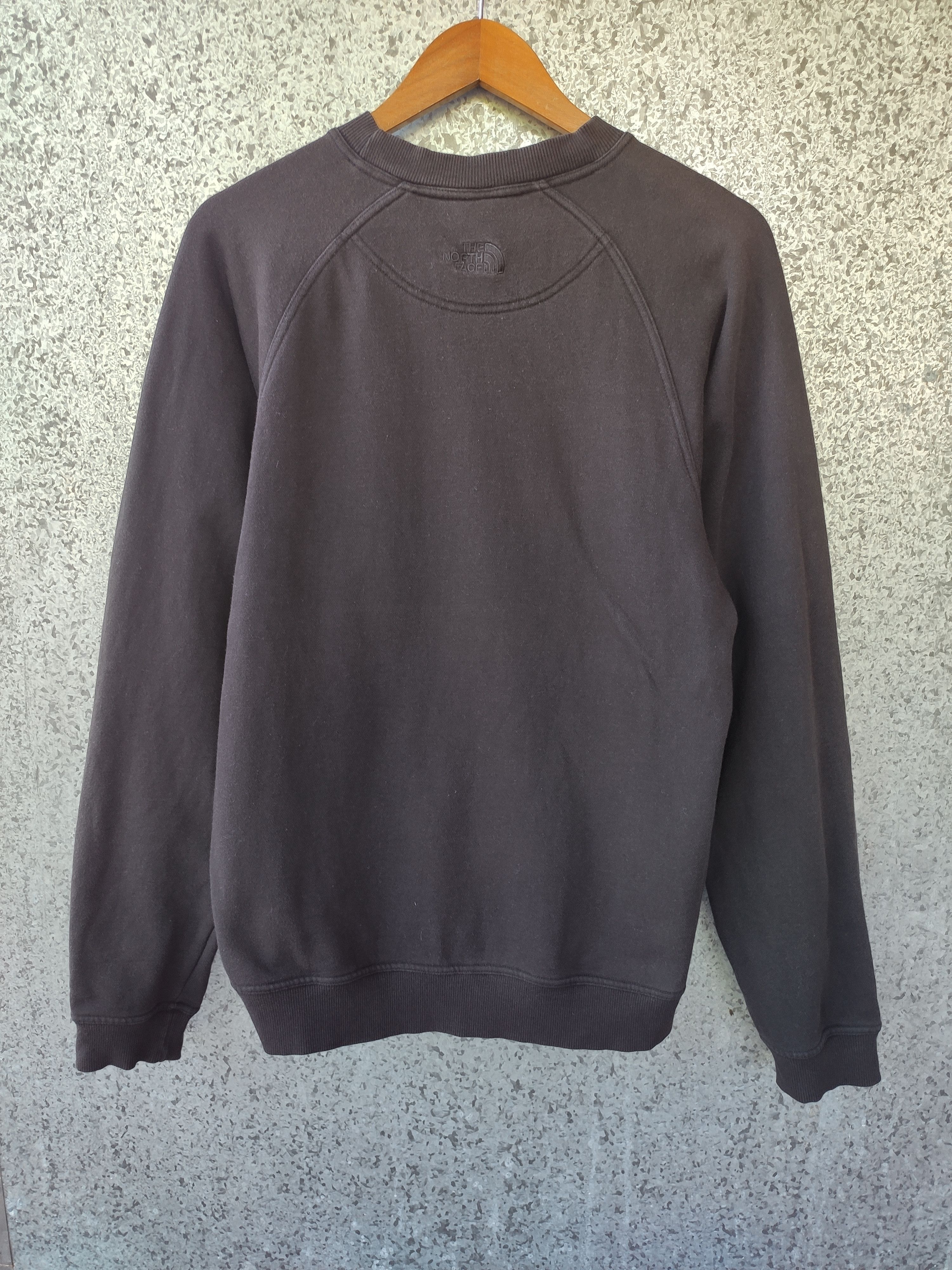 The North Face The North Face sweatshirt small logo embroidery Size US M / EU 48-50 / 2 - 3 Thumbnail