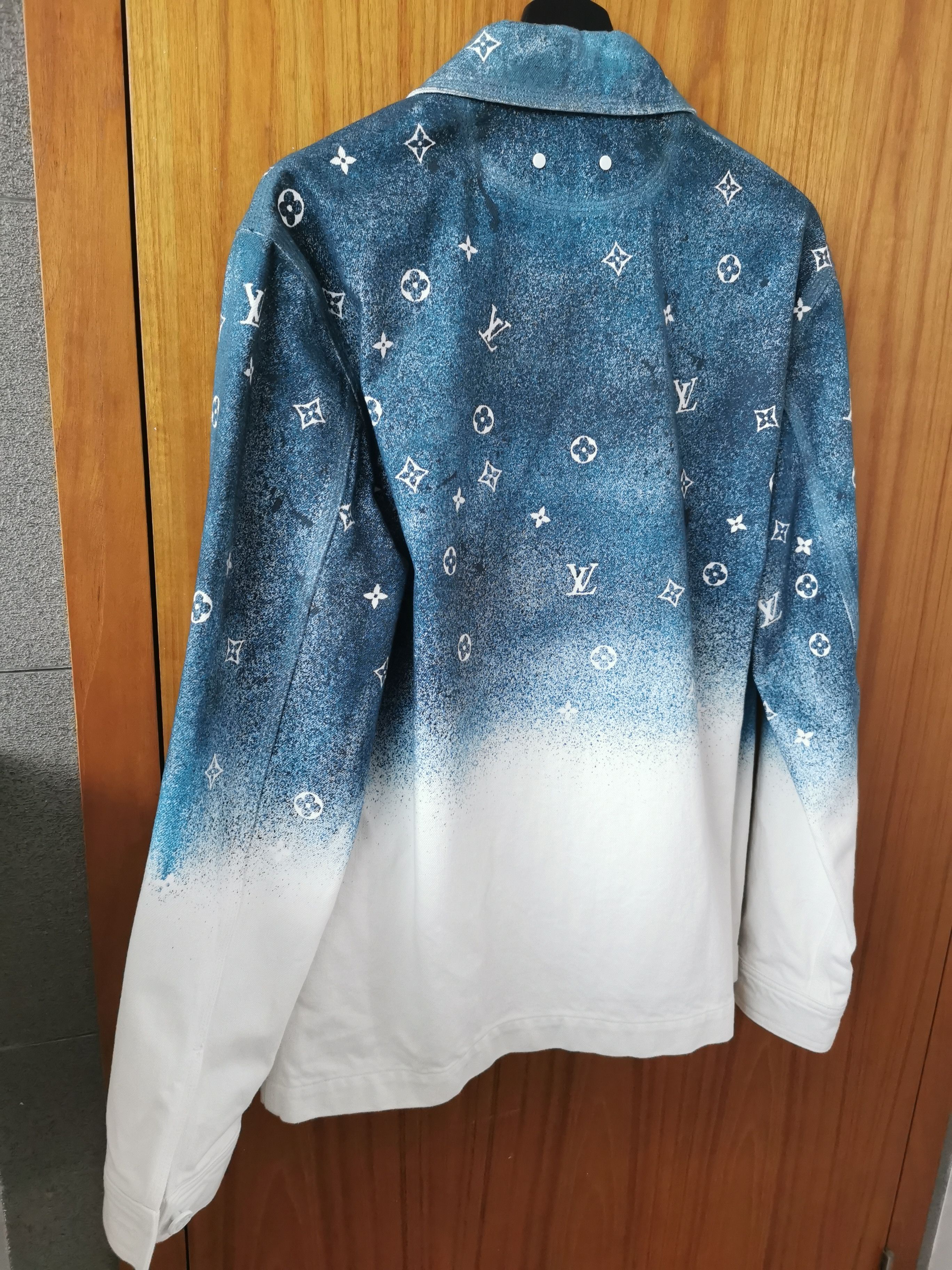 Louis Vuitton SS20 Handpainted Monogram Degrade Denim Over/Workshirt Size US XS / EU 42 / 0 - 6 Thumbnail