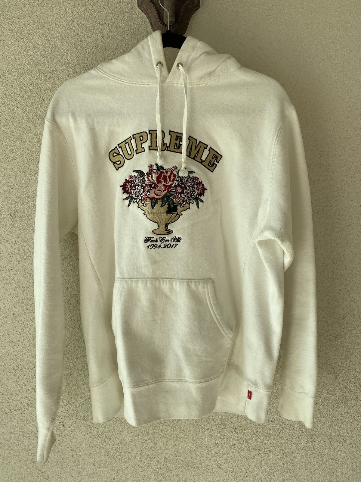 トップス Supreme Centerpiece Hooded Sweatshirt M Supreme Centerpiece Hooded Sweatshirt (FW17) - $158