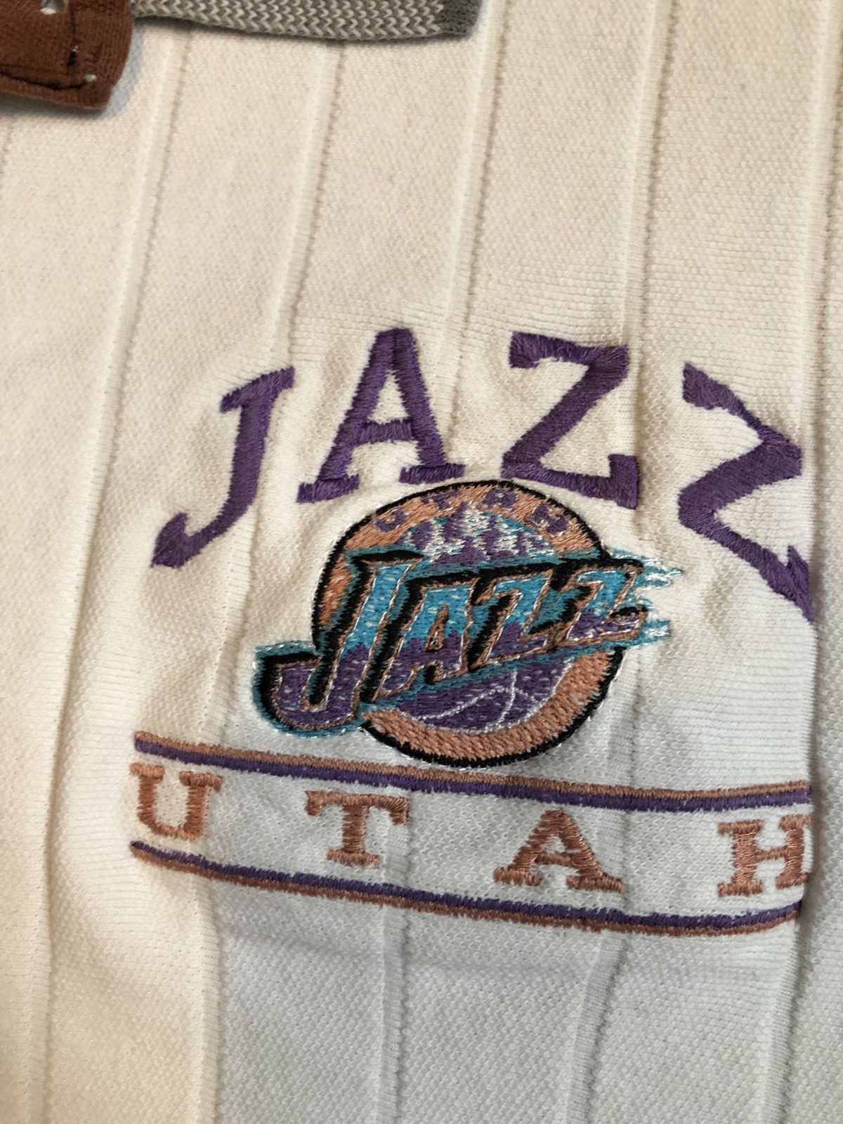 NBA × Vintage Vintage Utah Jazz Lee Striped Polo Size US L / EU 52-54 / 3 - 3 Thumbnail