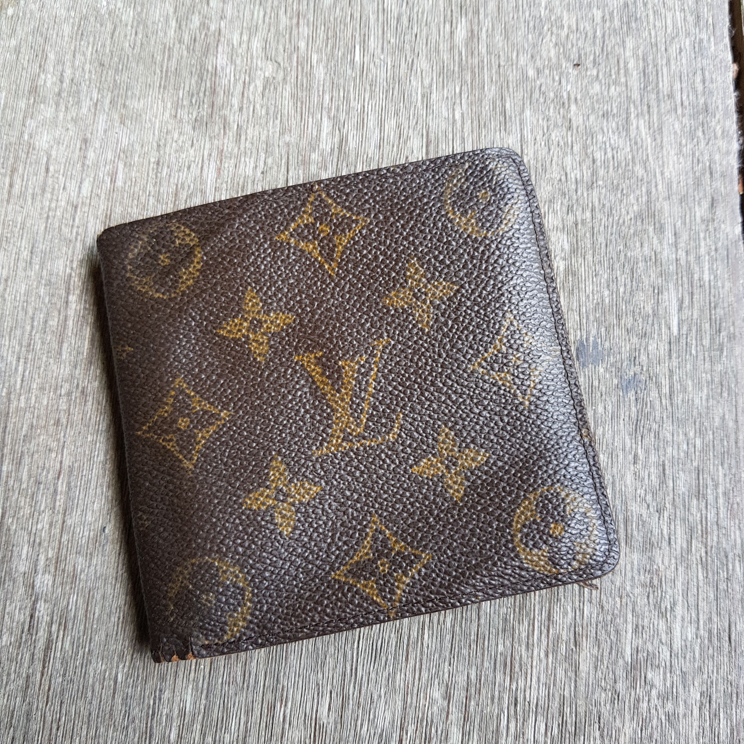Louis Vuitton Louis Vuitton Monogram Wallet | Grailed