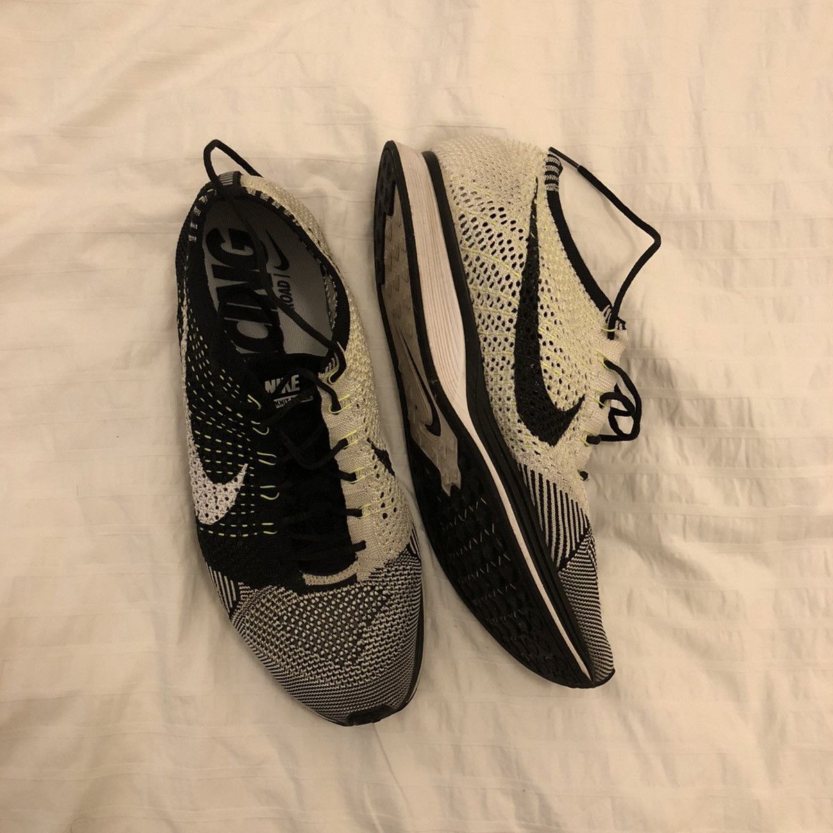 flyknit racer orca volt