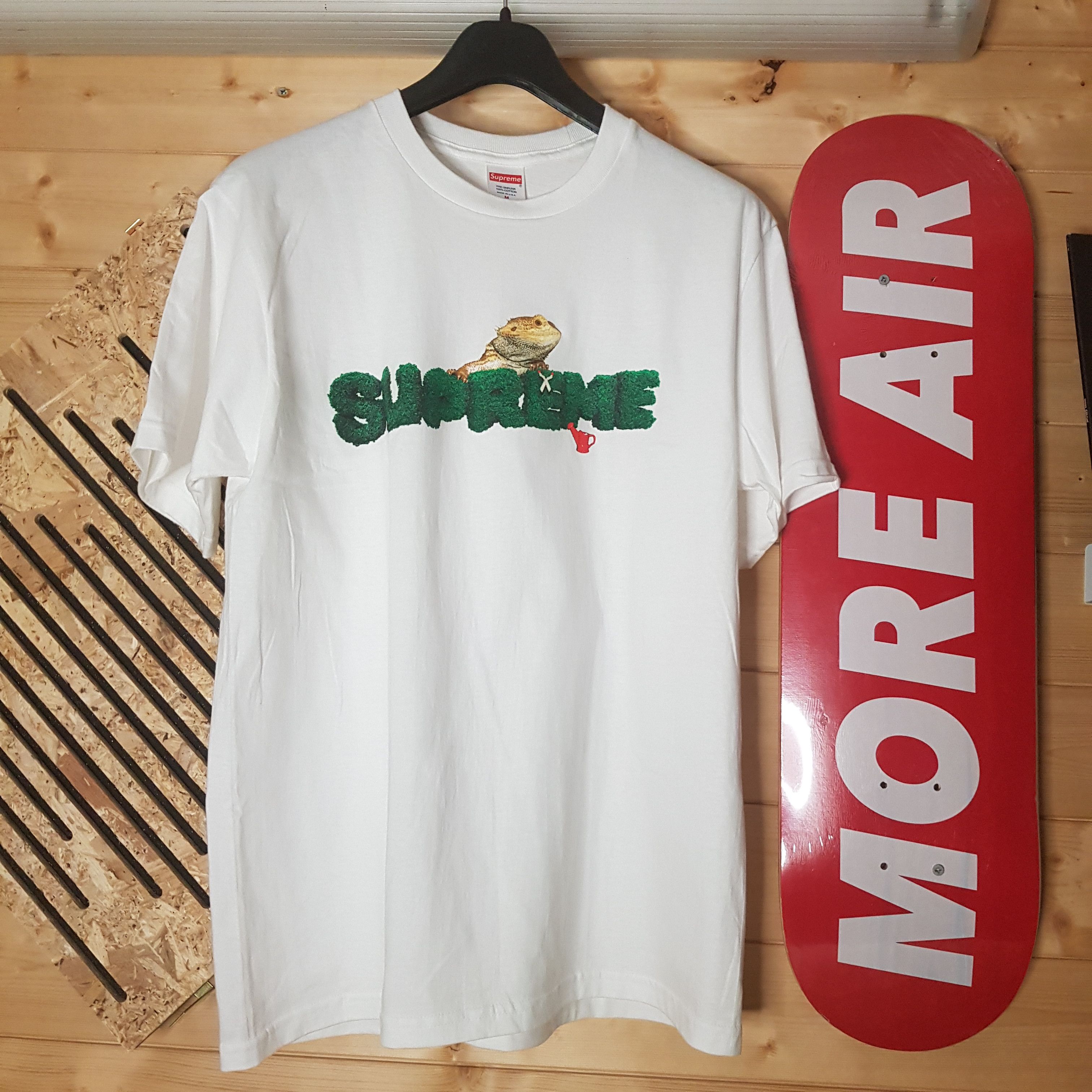 Supreme lizard tee store white