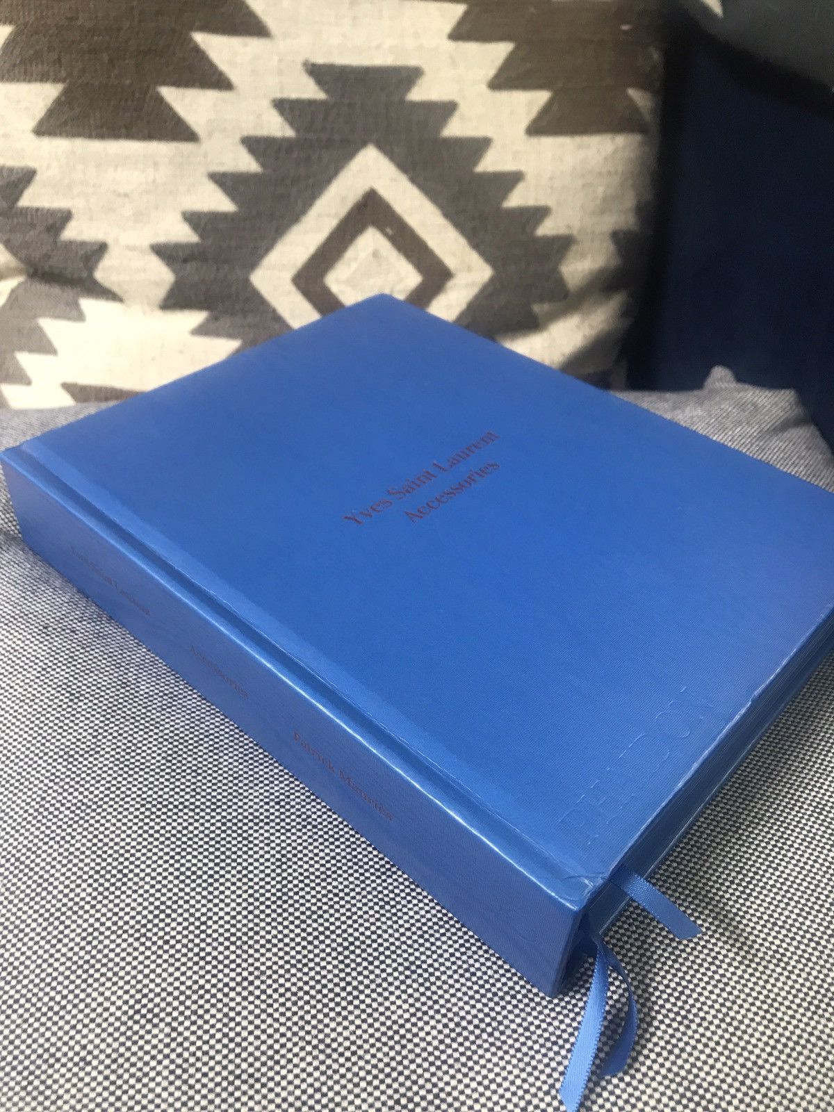Vintage × Yves Saint Laurent *RARE* OG Print Yves Saint Laurent YSL Accessories Book Size ONE SIZE - 1 Thumbnail