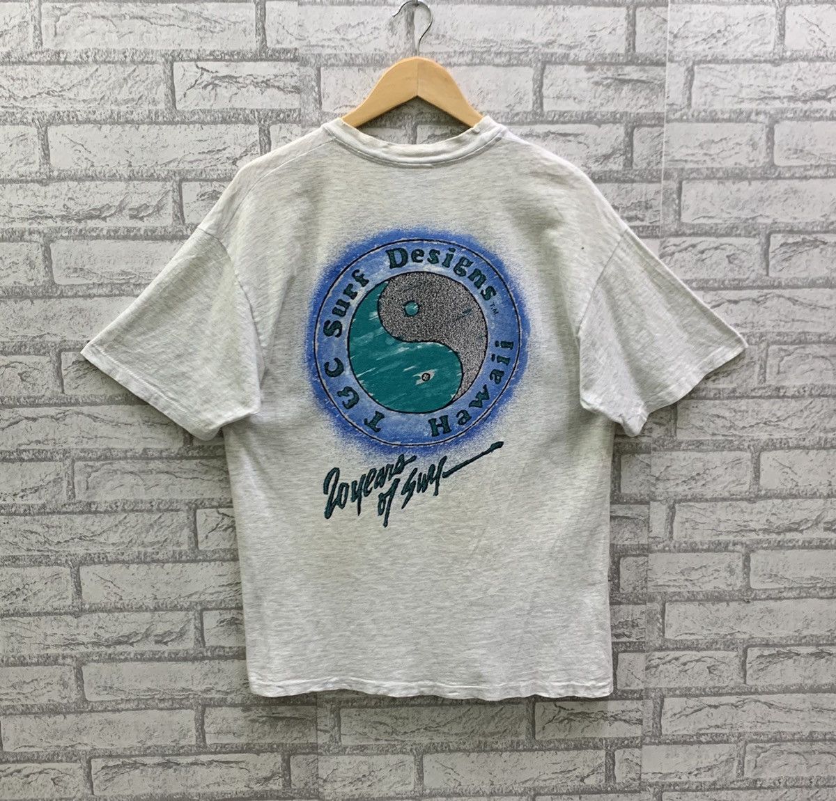 Vintage Vintage 90s TnC Surf Design Hawaii 20years Of Surf Shirt Size US L / EU 52-54 / 3 - 2 Thumbnail