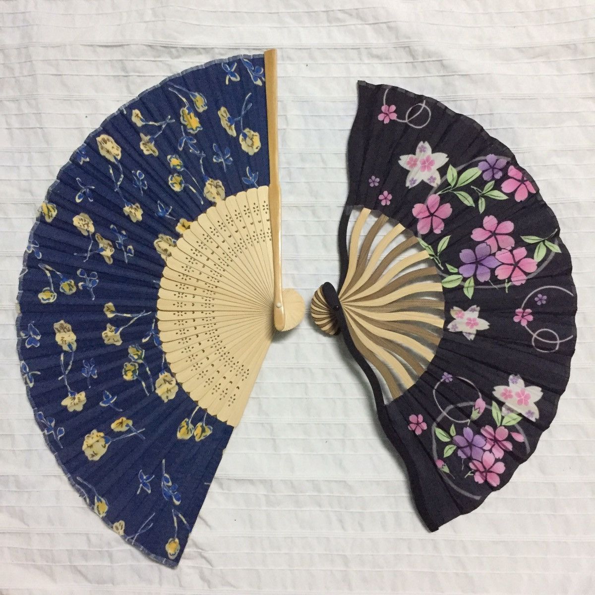 Japanese Brand Traditional Japanese Hand Paper Fan Size ONE SIZE - 1 Thumbnail