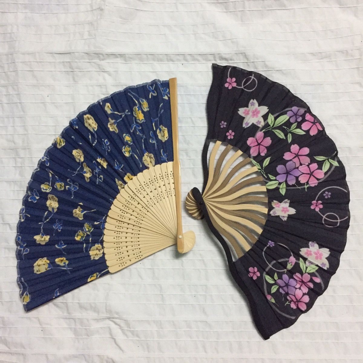 Japanese Brand Traditional Japanese Hand Paper Fan Size ONE SIZE - 2 Thumbnail