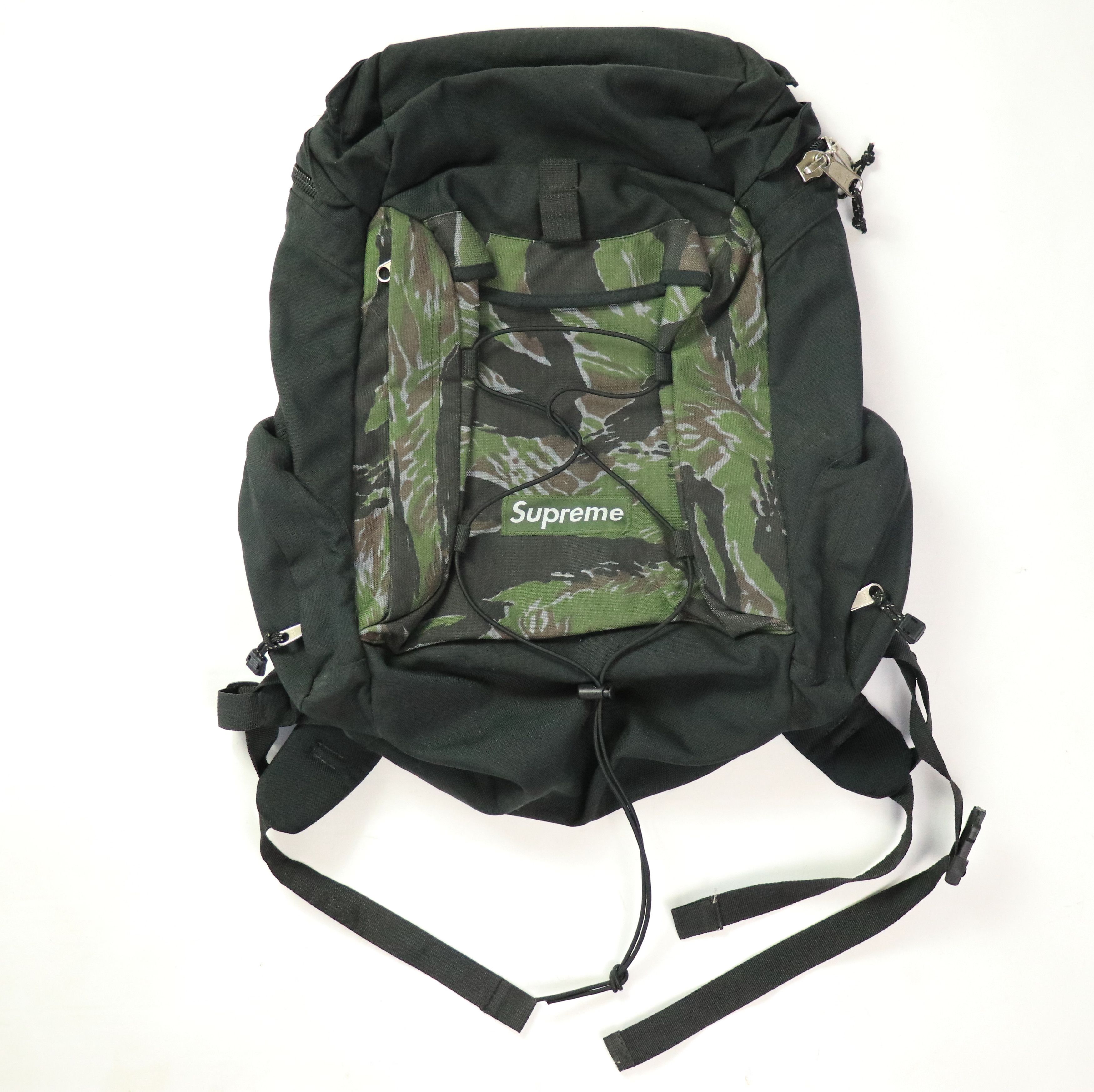 Supreme Logo Backpack’14SS Woodland Camo 800x.jpeg?