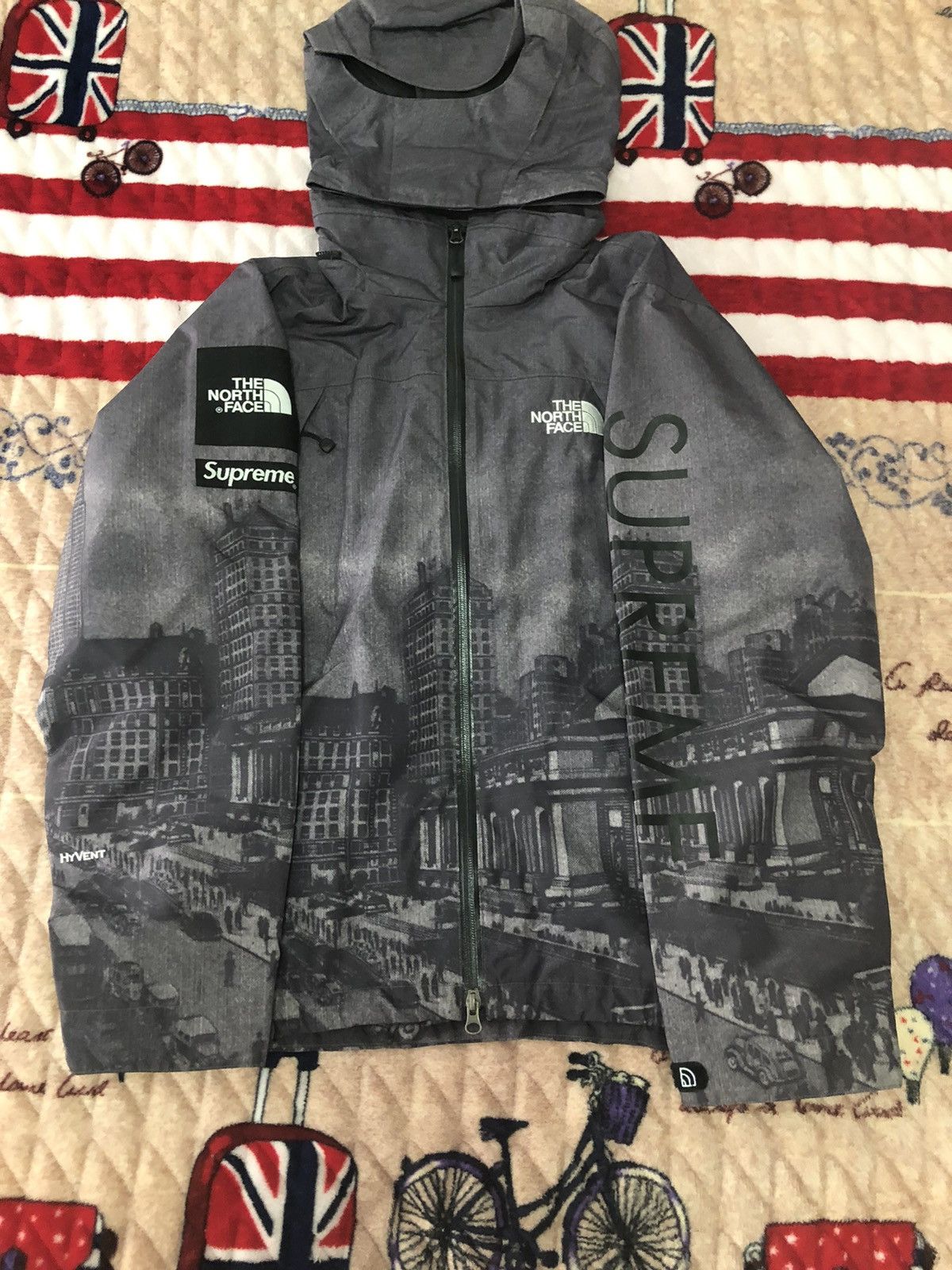 Supreme Supreme the north face tnf night summit skyline jacket