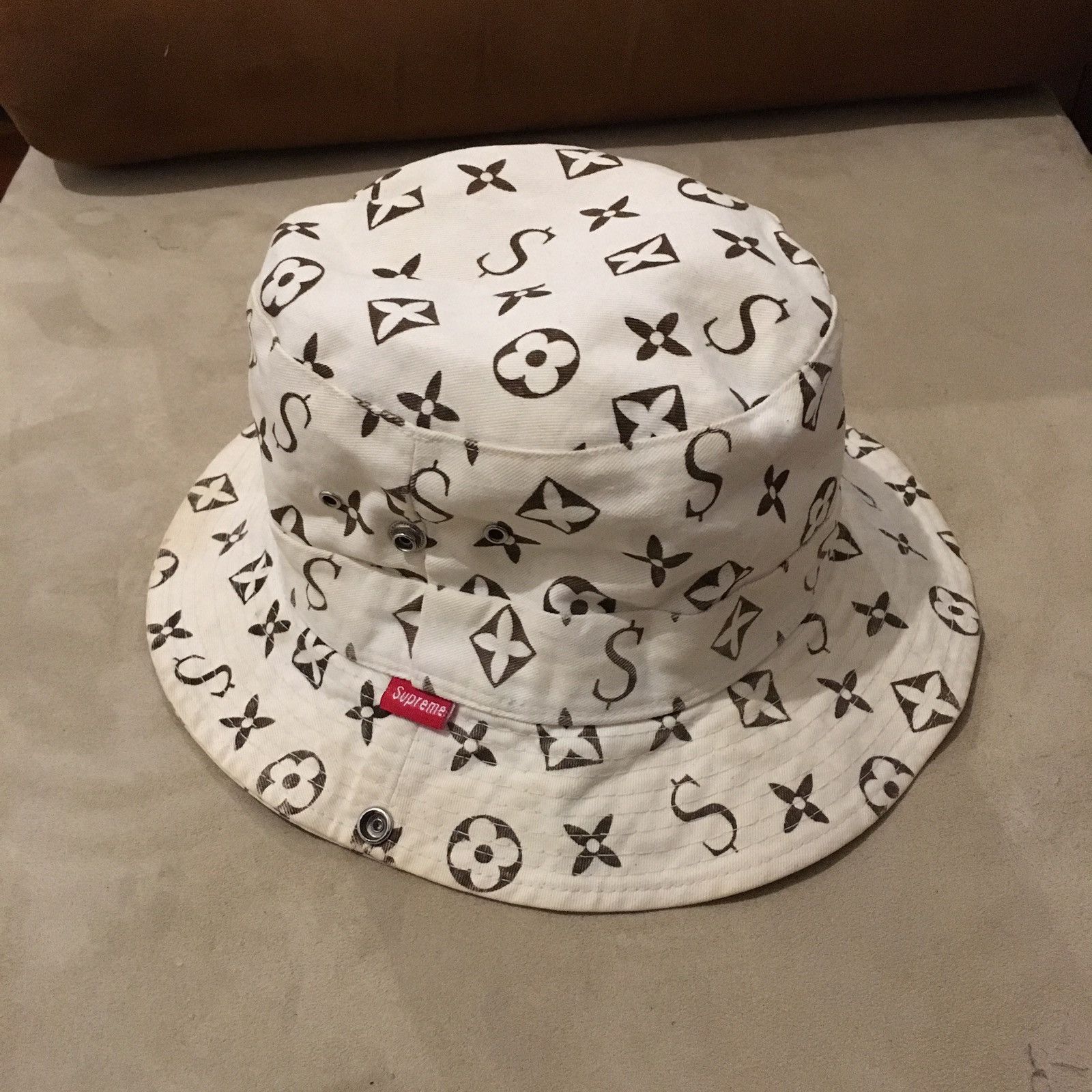 2000 SUPREME x LV MONOGRAM BUCKET HAT, Men's Fashion, Watches &  Accessories, Cap & Hats on Carousell