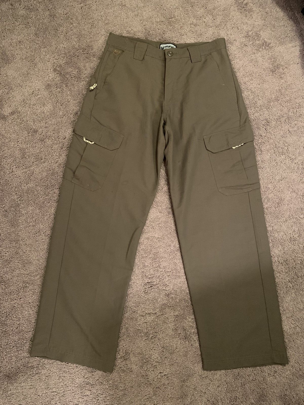 Wrangler Wrangler nylon cargo pants | Grailed