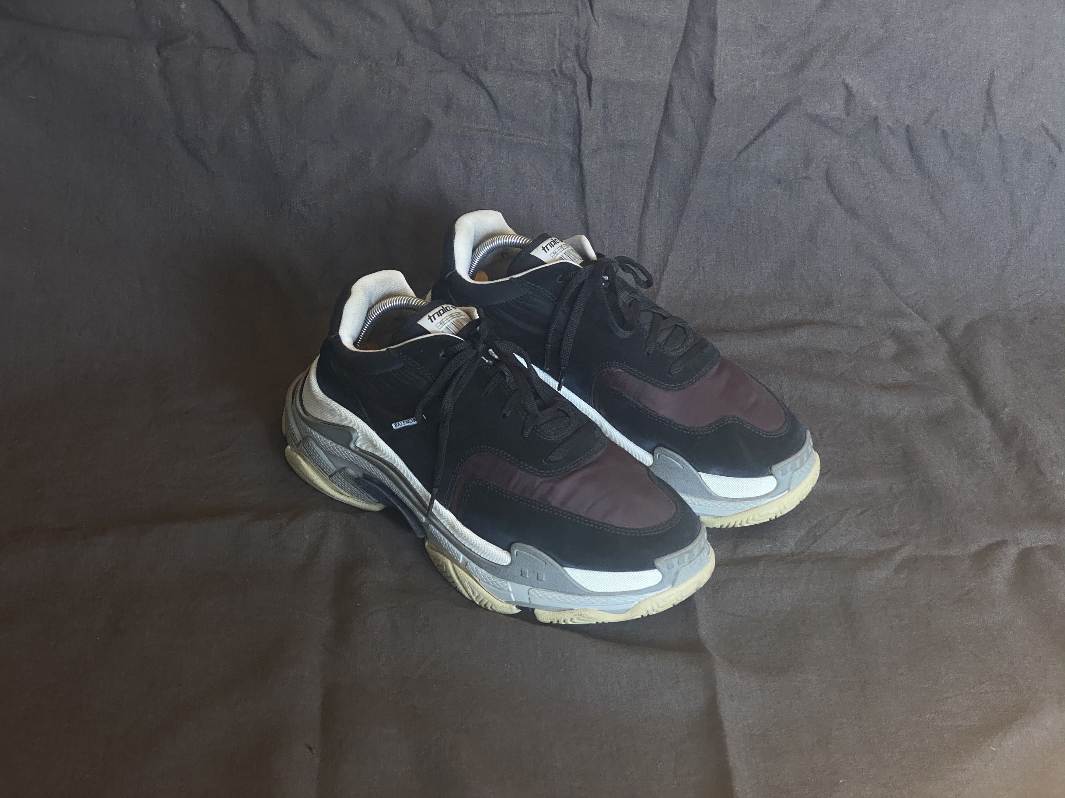 Balenciaga triple s black burgundy 2025