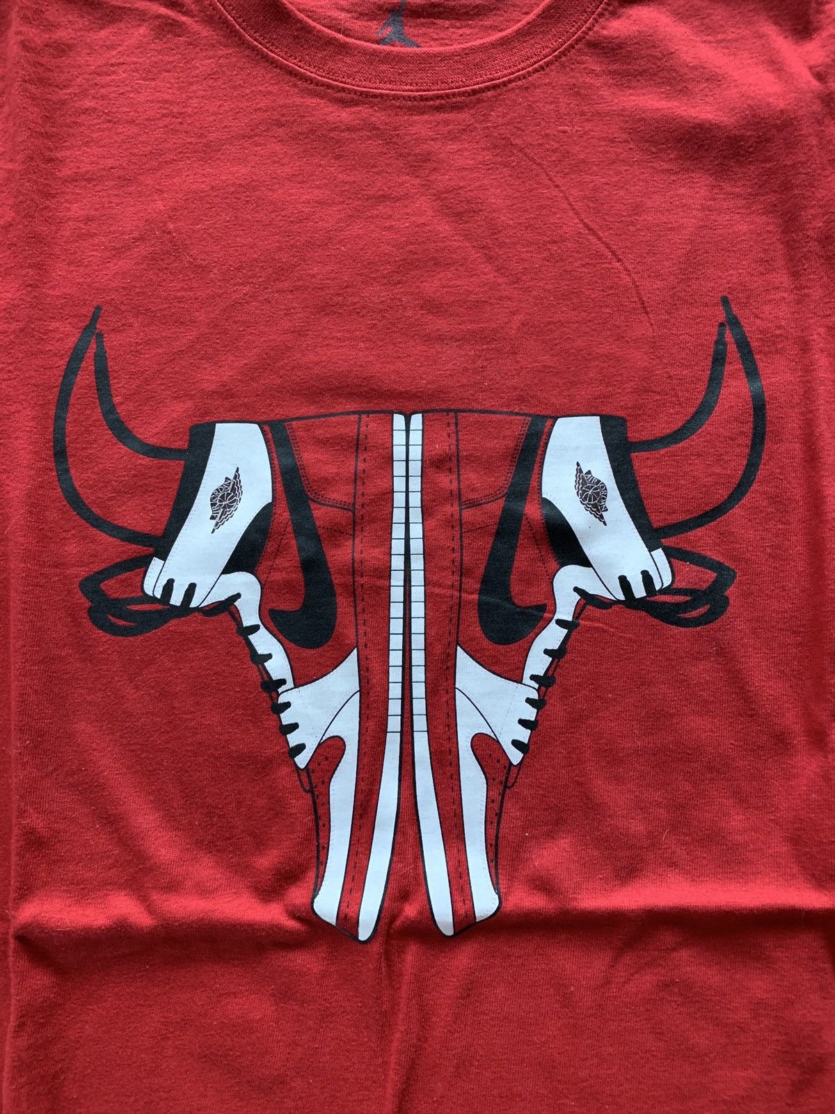 Jordan Brand Jordan 1 bulls t shirt Size US M / EU 48-50 / 2 - 2 Thumbnail