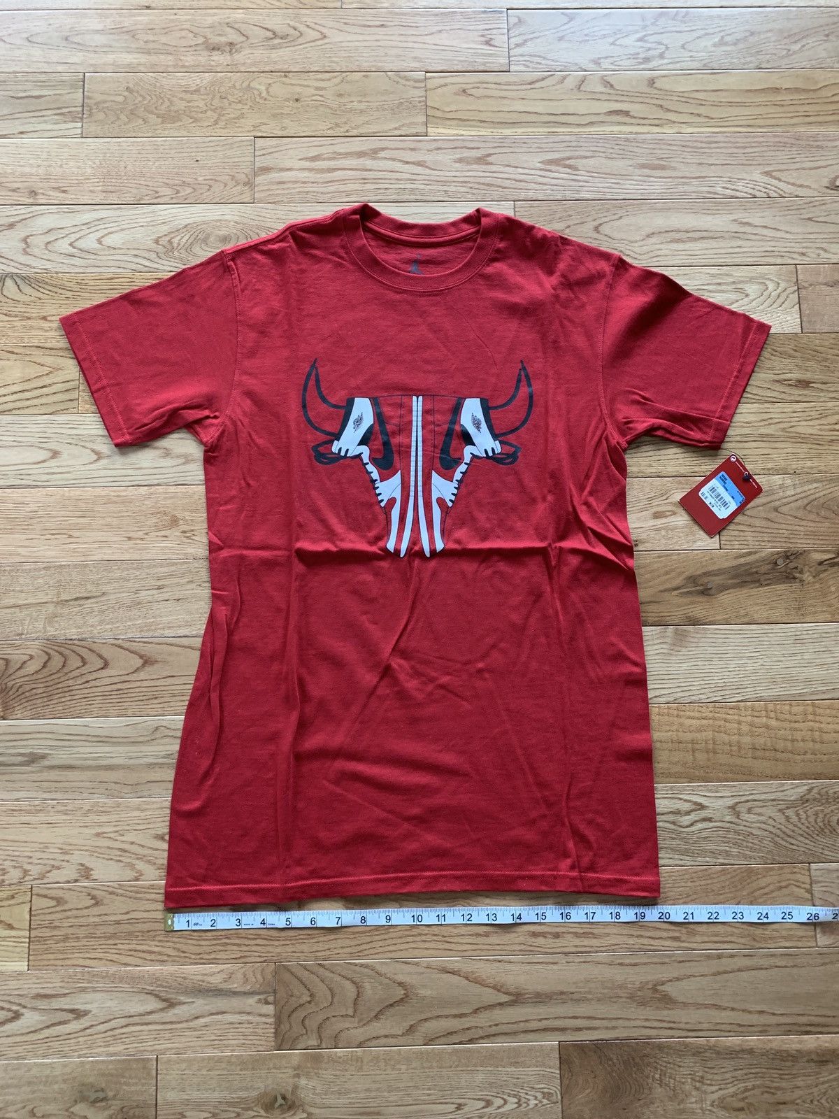 Jordan Brand Jordan 1 bulls t shirt Size US M / EU 48-50 / 2 - 1 Thumbnail