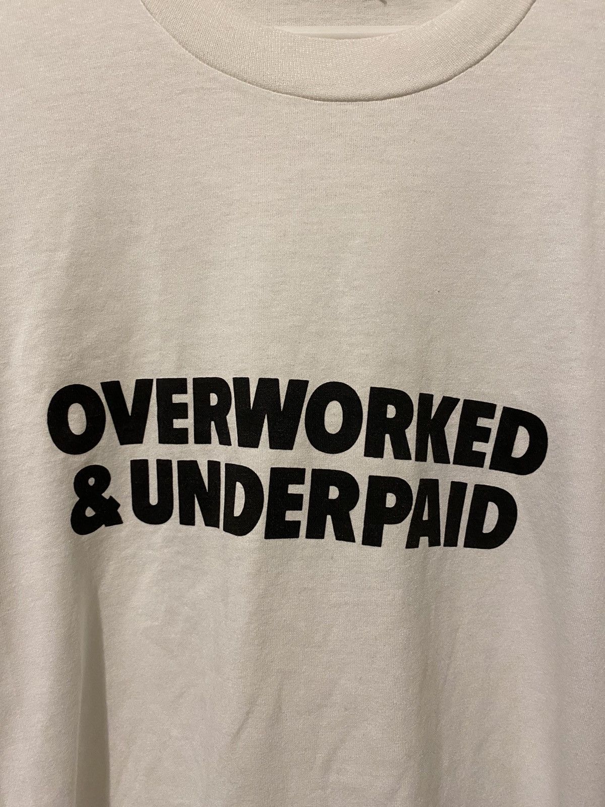 Vintage Vintage 90s Overworked & Underpaid T-Shirt Size US XL / EU 56 / 4 - 4 Thumbnail