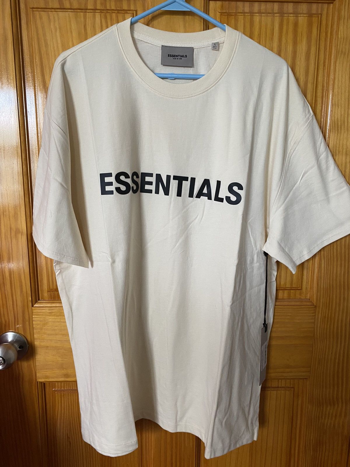 Essentials Ss20 TシャツCream-eastgate.mk
