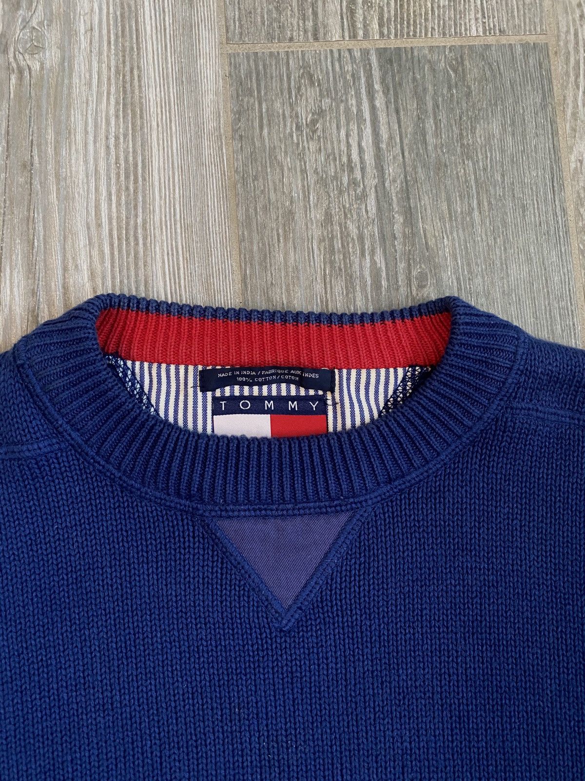 Tommy Hilfiger 🔥1990s Tommy Hilifiger Hand Knit Blue Crest Vintage Sweater Size US L / EU 52-54 / 3 - 5 Thumbnail