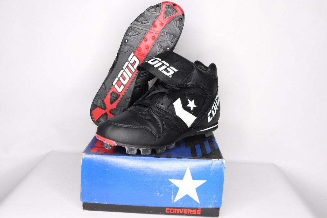 Converse best sale baseball cleats