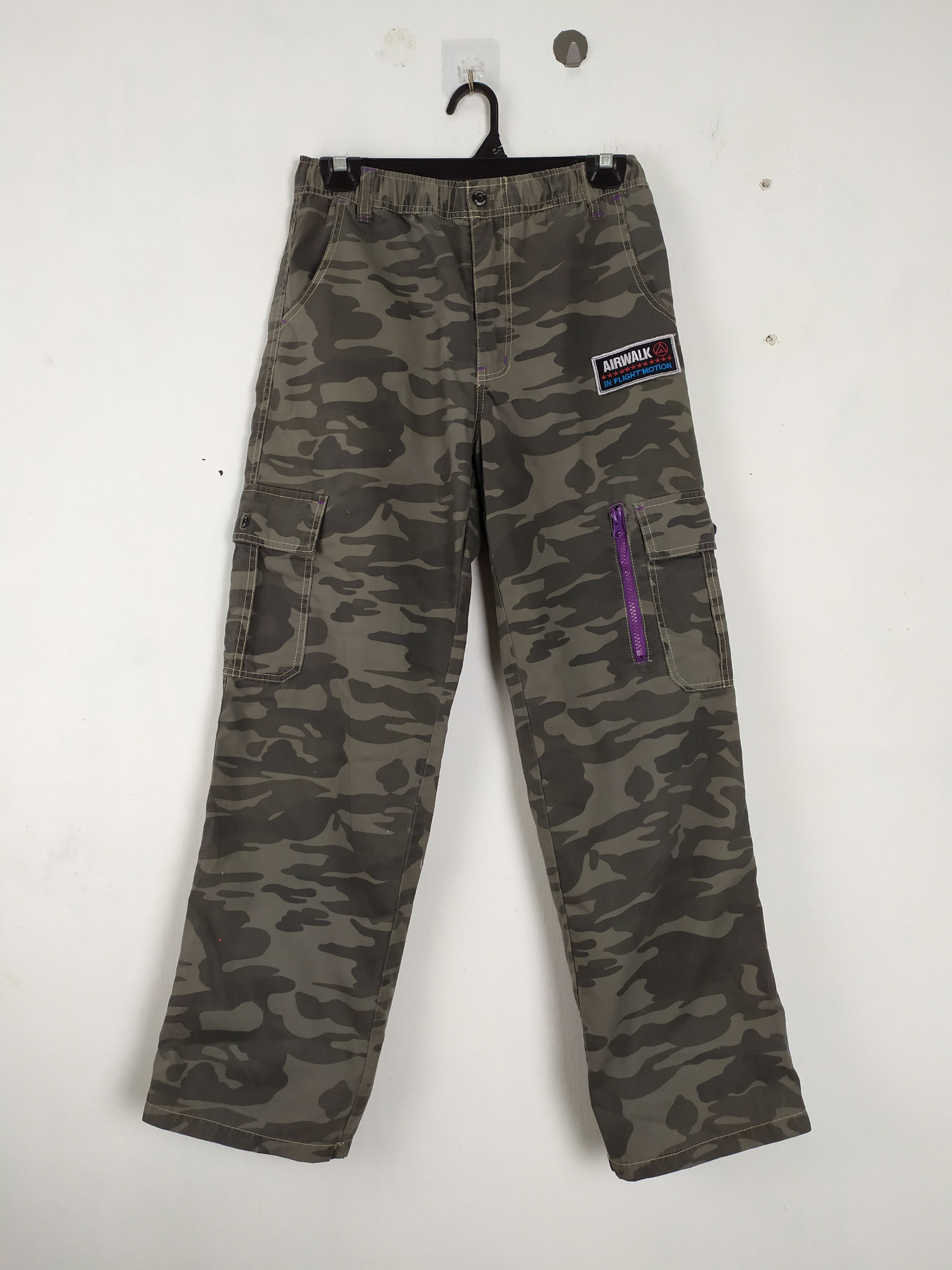 image of Airwalk Camo Cargo Pants Multipocket Spring Waist, Men's (Size 26)