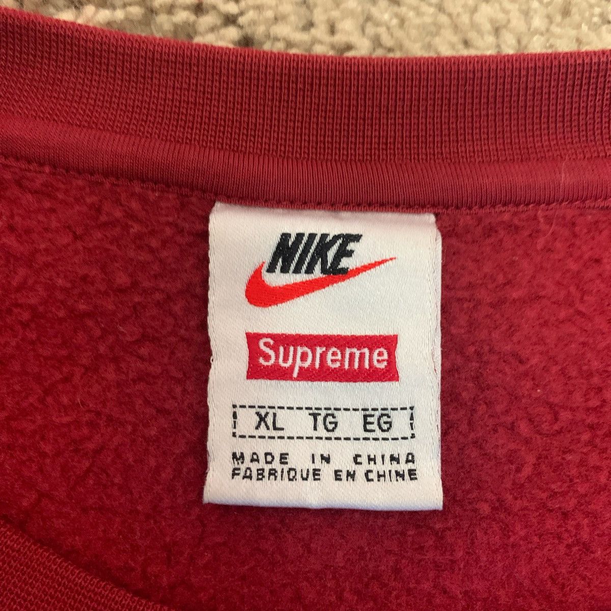 Supreme Supreme X Nike Red Crewneck size XL Size US XL / EU 56 / 4 - 3 Thumbnail